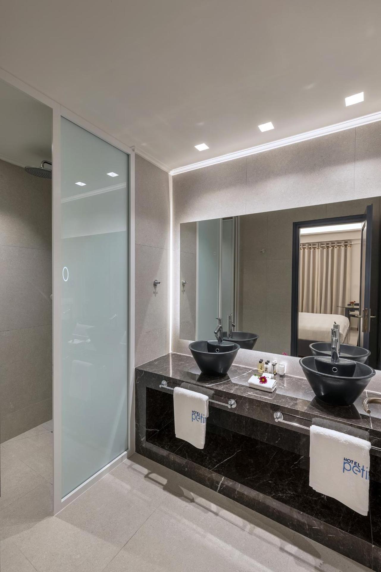 Petinos Hotel - Photo 29