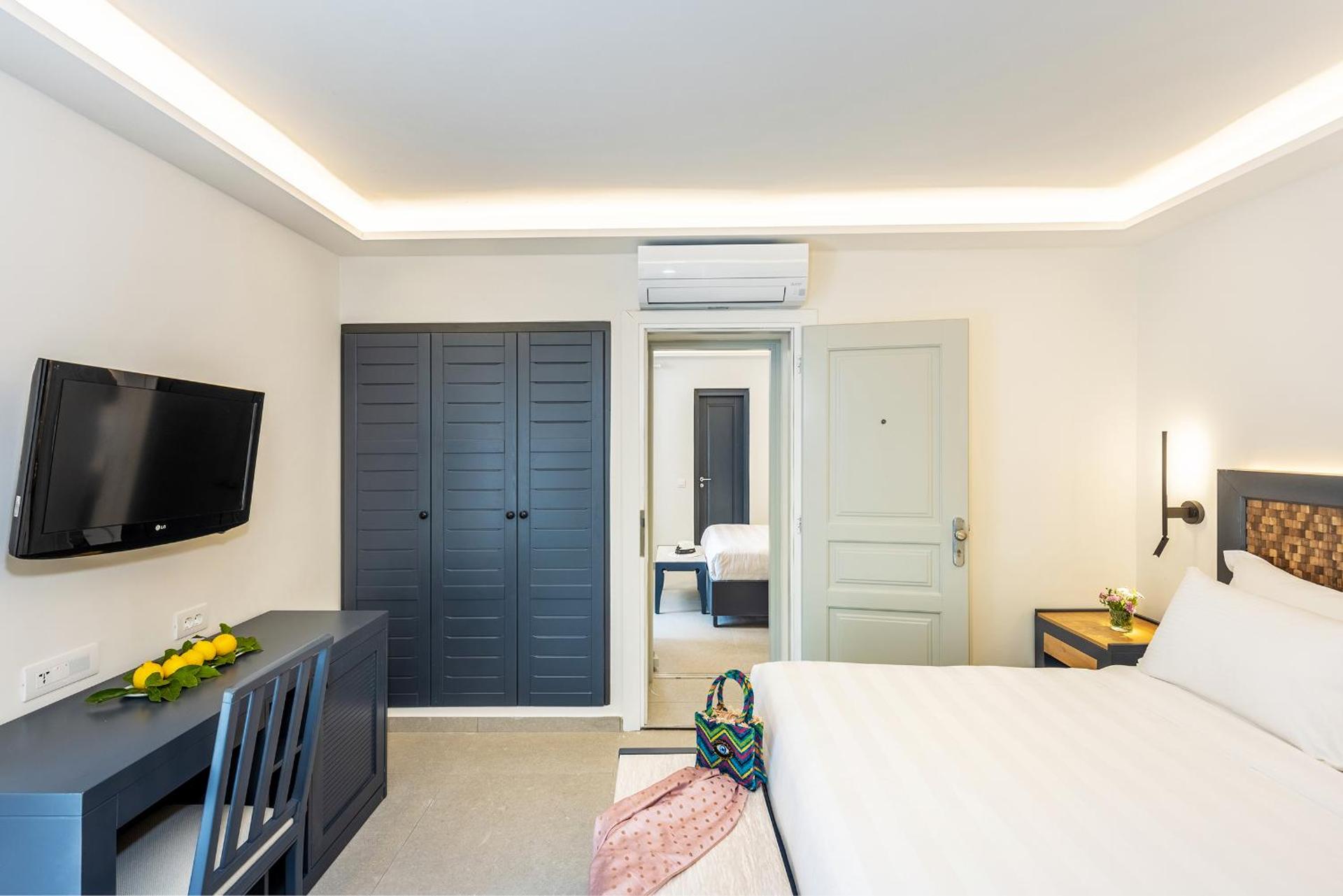 Petinos Hotel - Photo 95