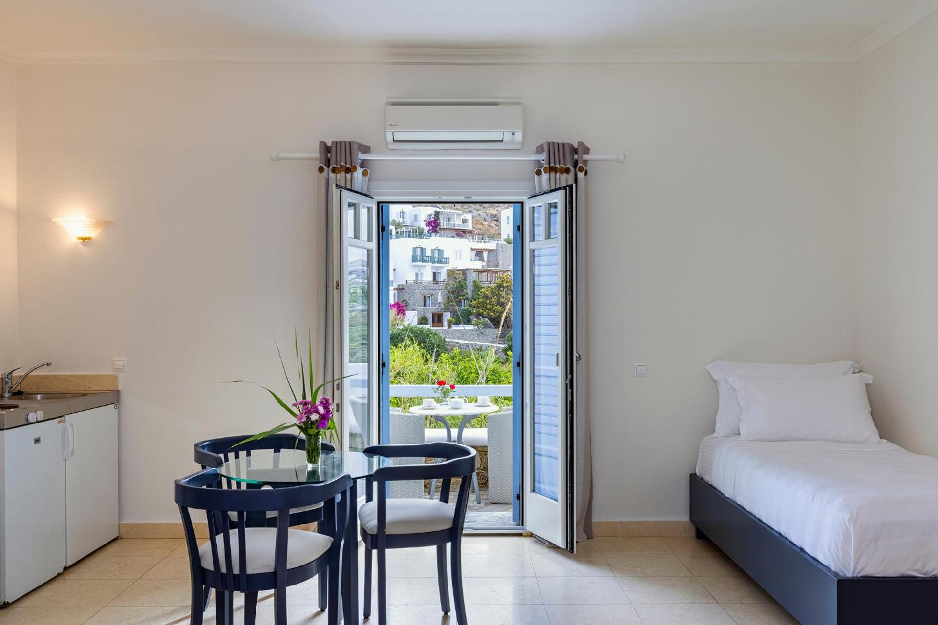 Petinos Hotel - Photo 84