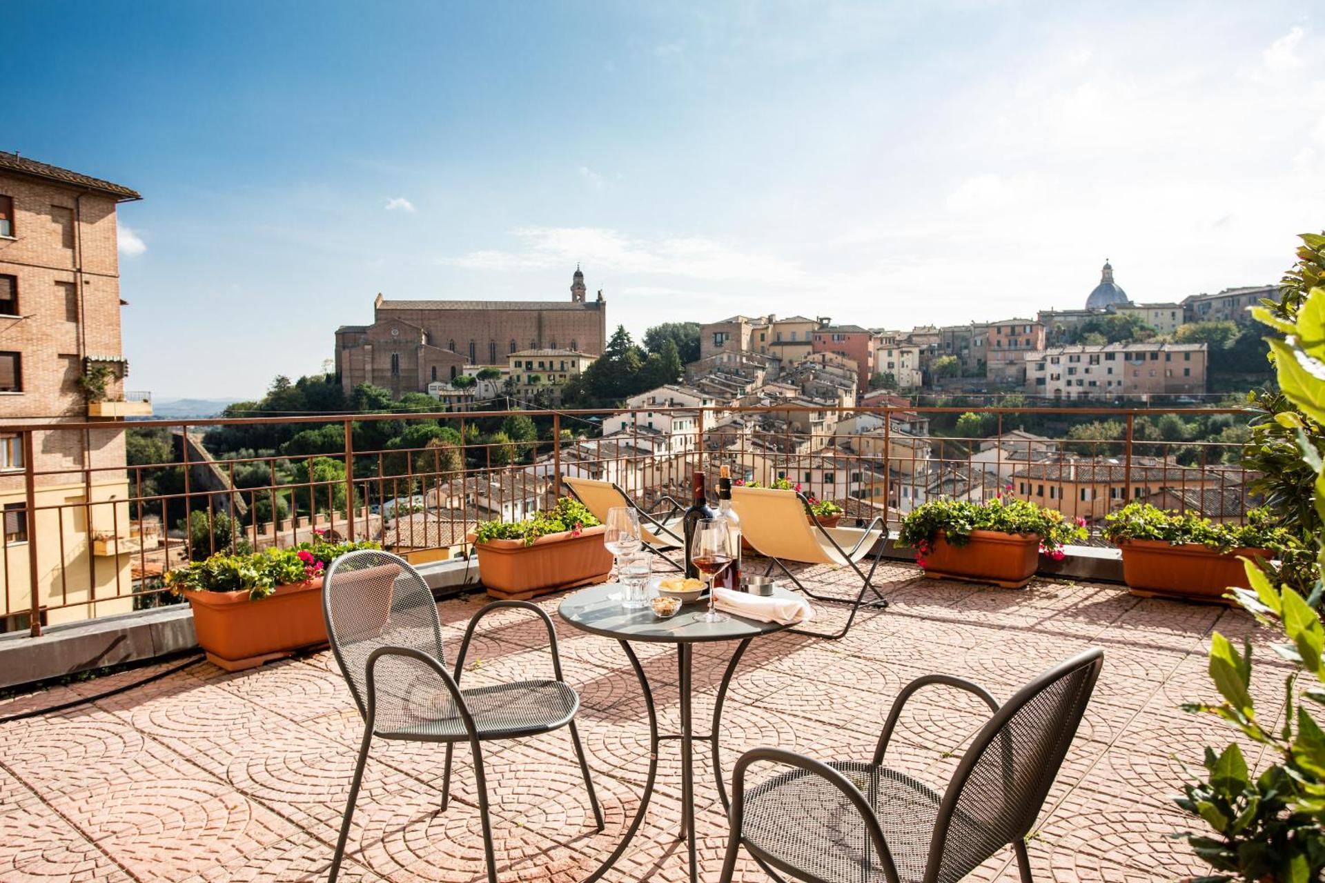 Hotel Minerva - Photo 40