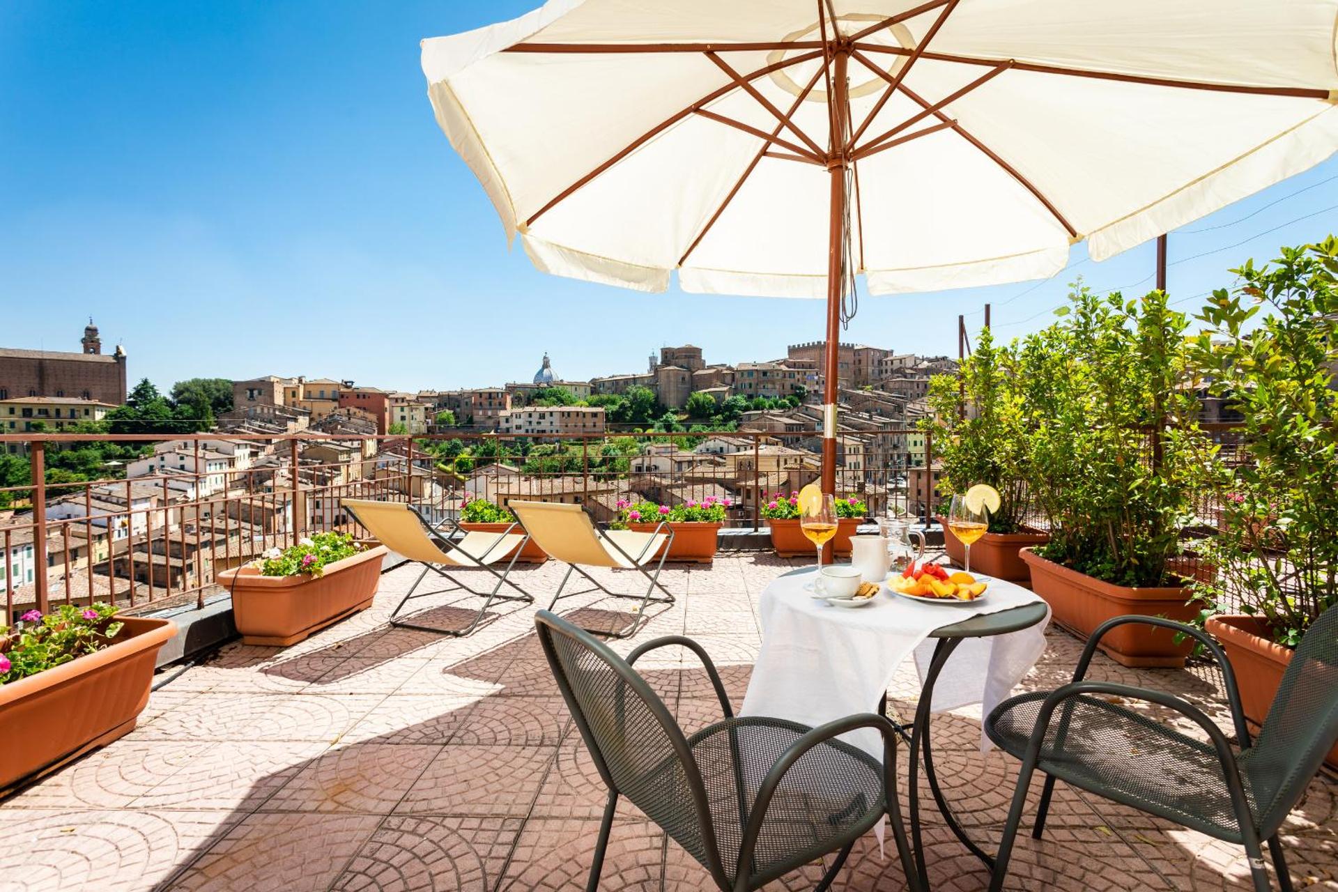 Hotel Minerva - Photo 35