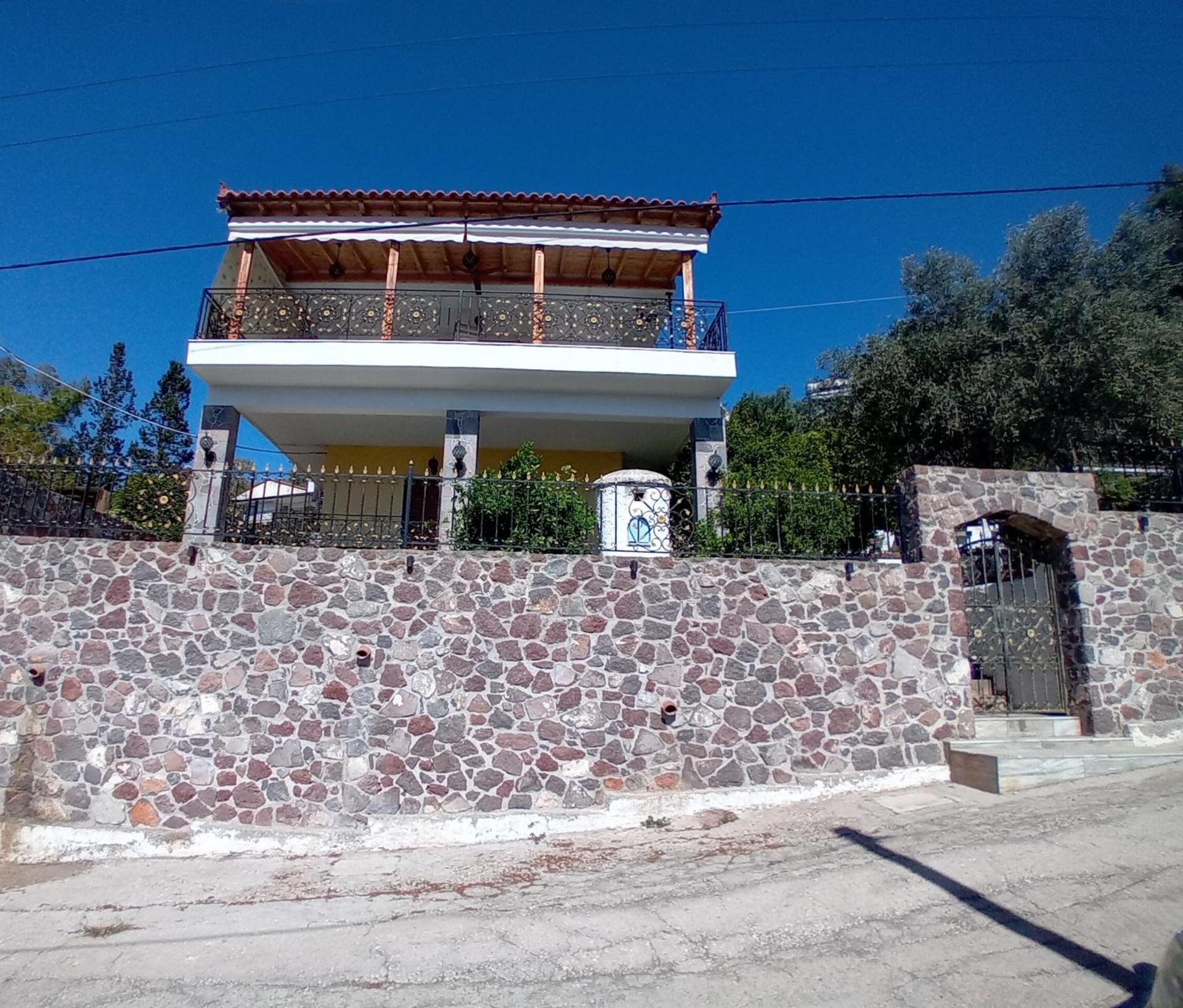 Αίγινα εξοχική κατοικία