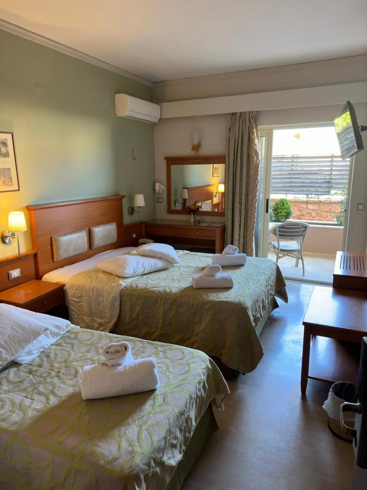 Paradise Lost Hotel-Apartments - Photo 18