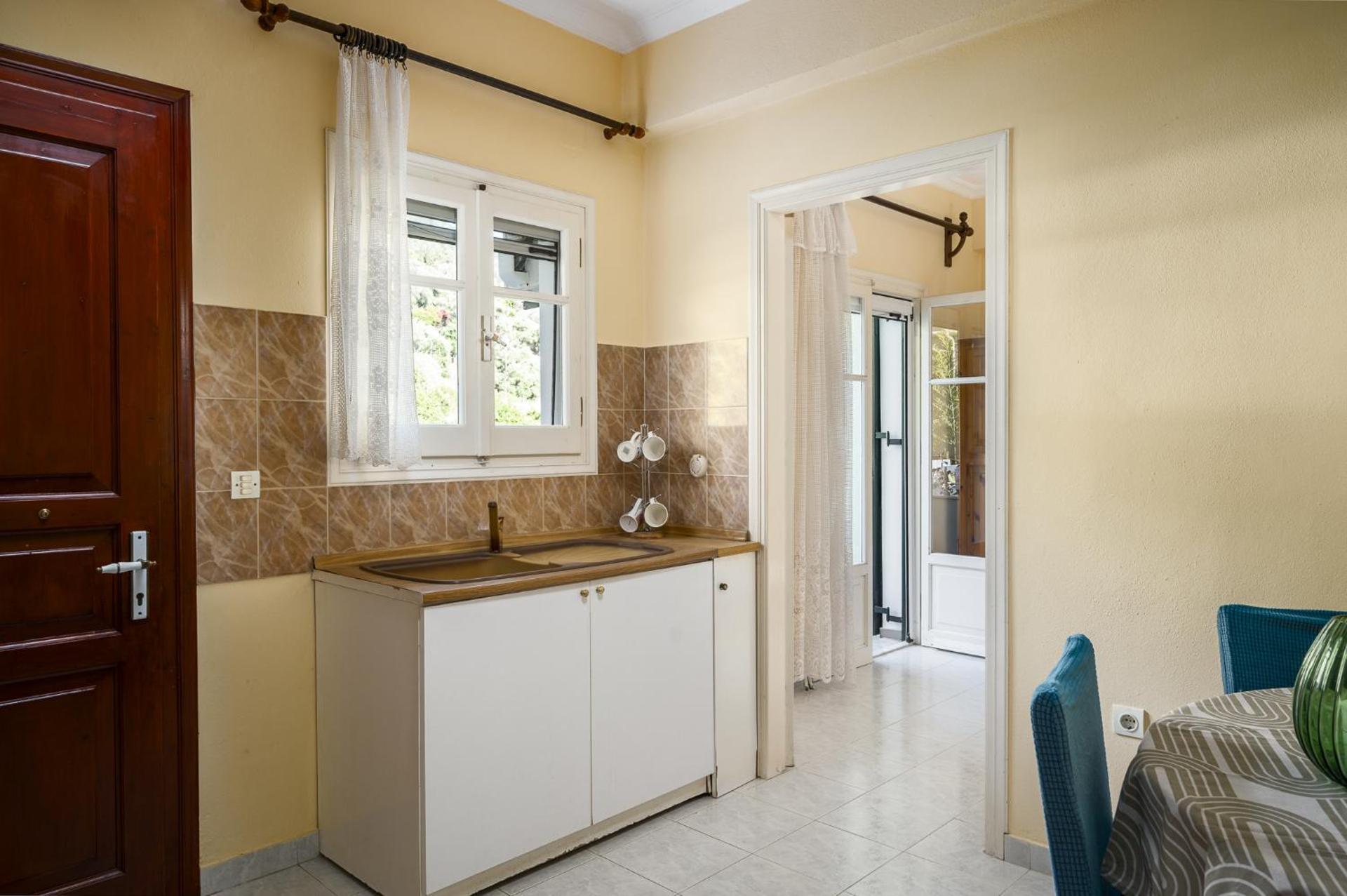 Vicky's Apartments - Photo 8
