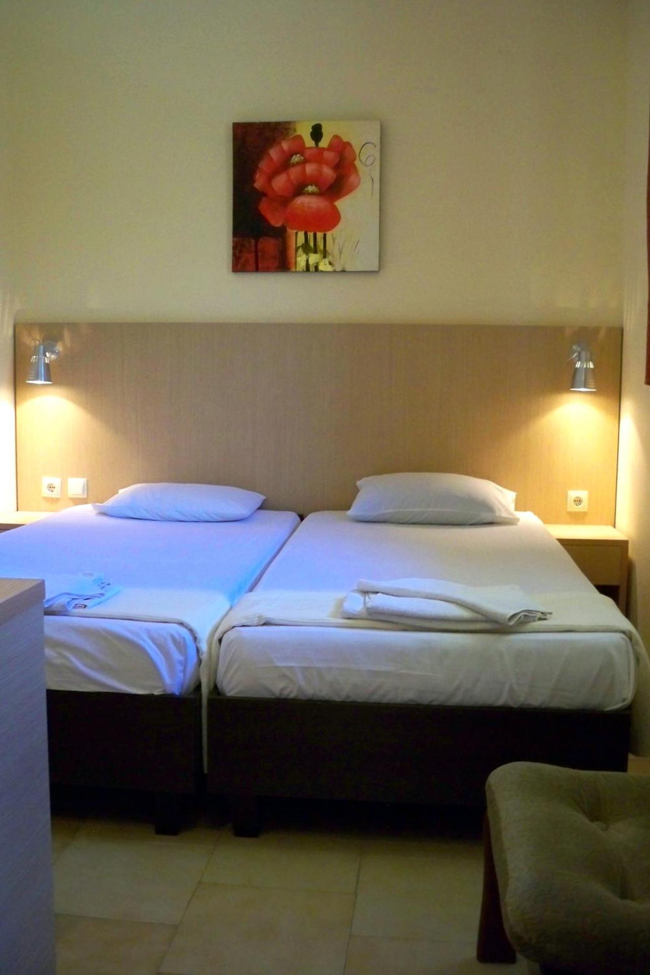 Philoxenia Hotel & Studios - Photo 25