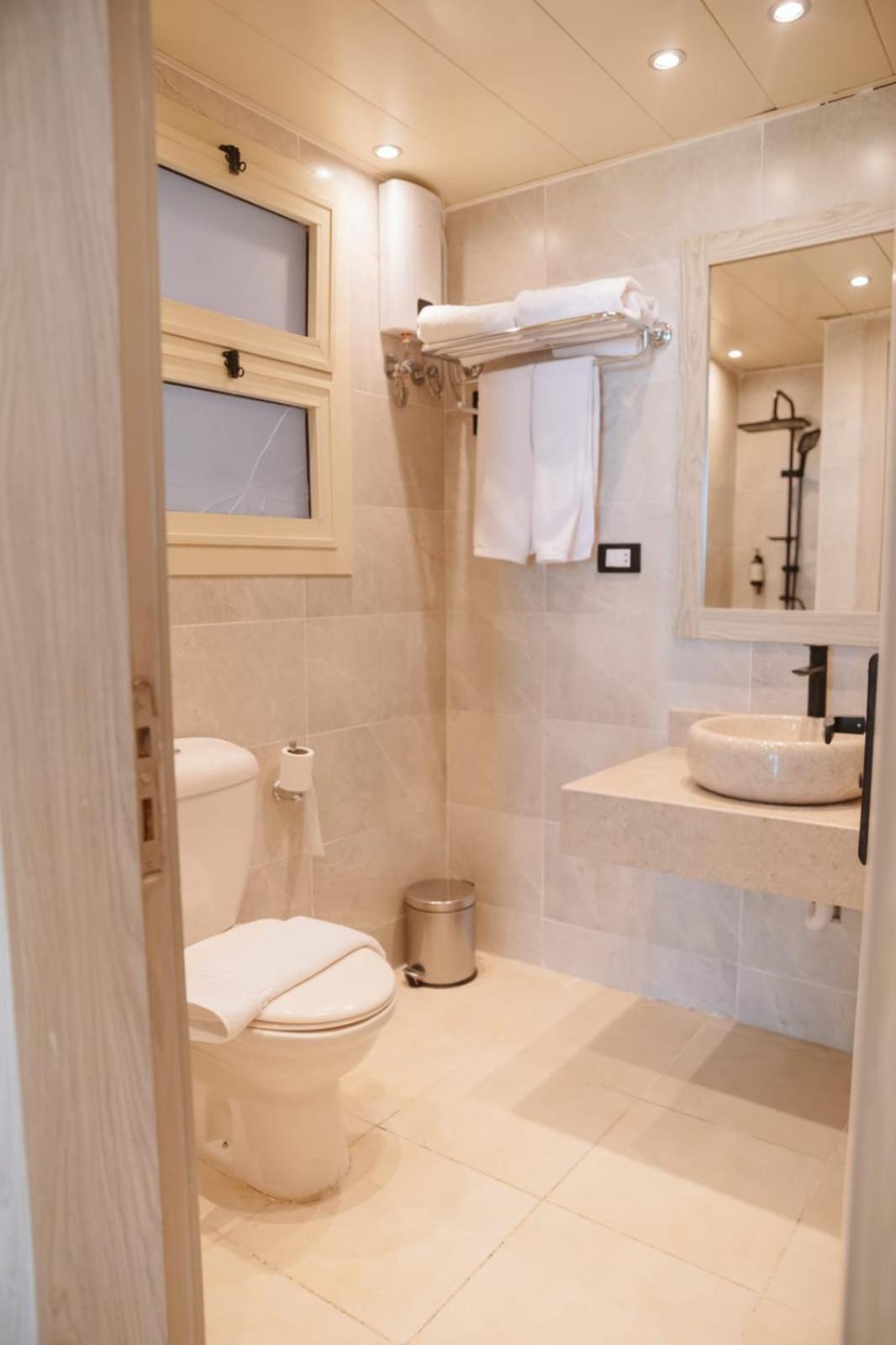 TK Royal & Spa - Photo 20