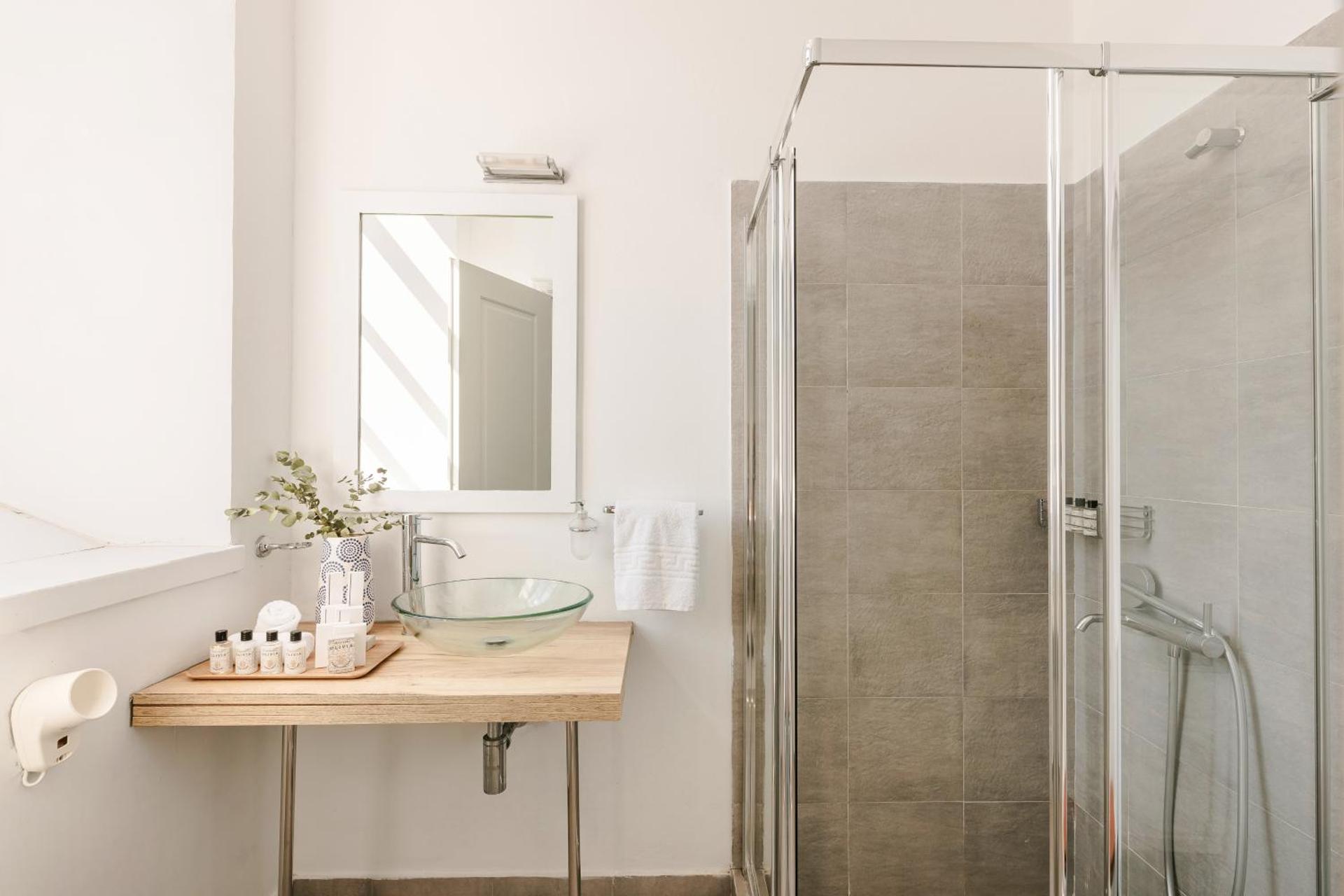 Hydra Hotel - Photo 51