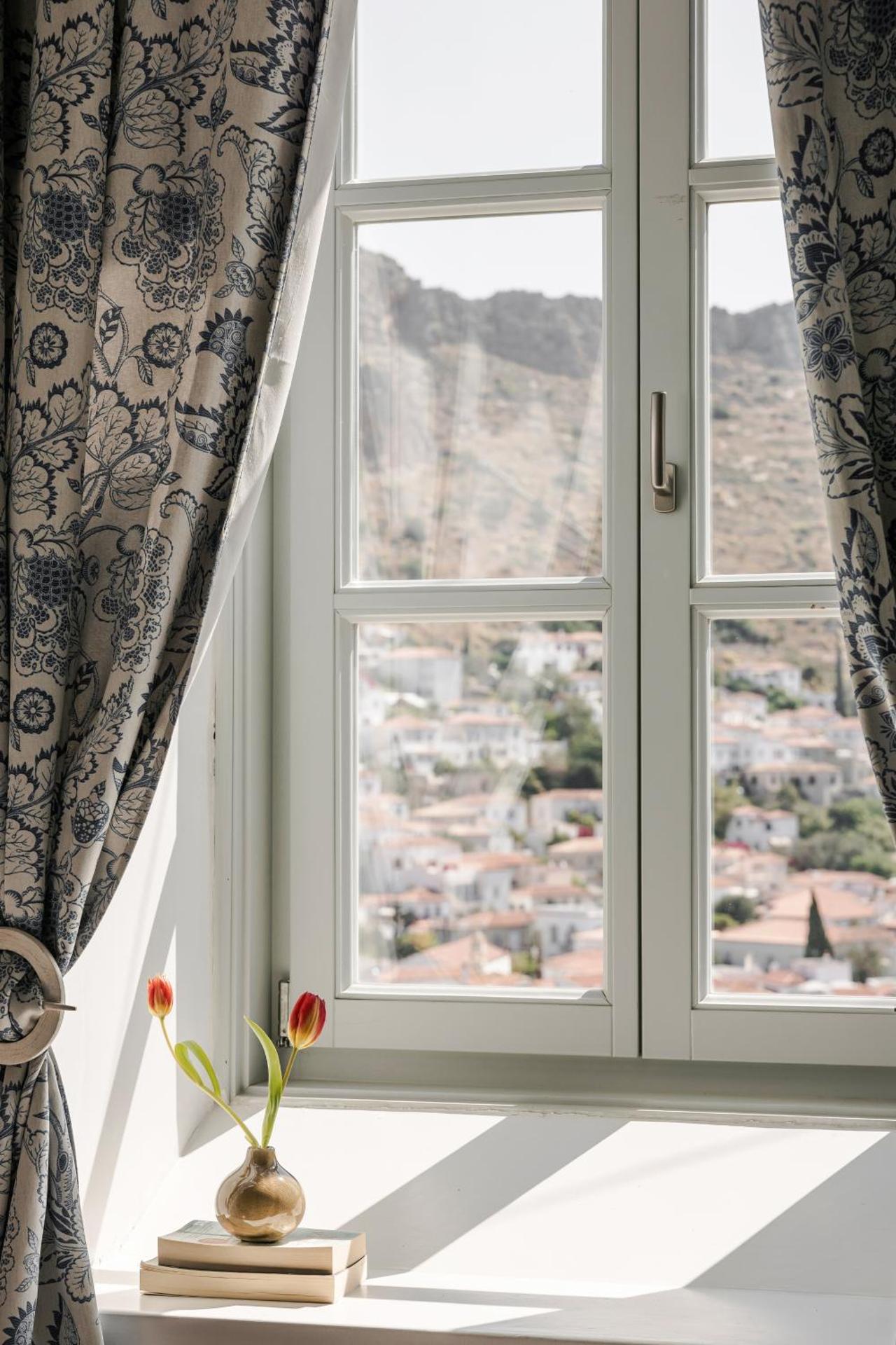 Hydra Hotel - Photo 52