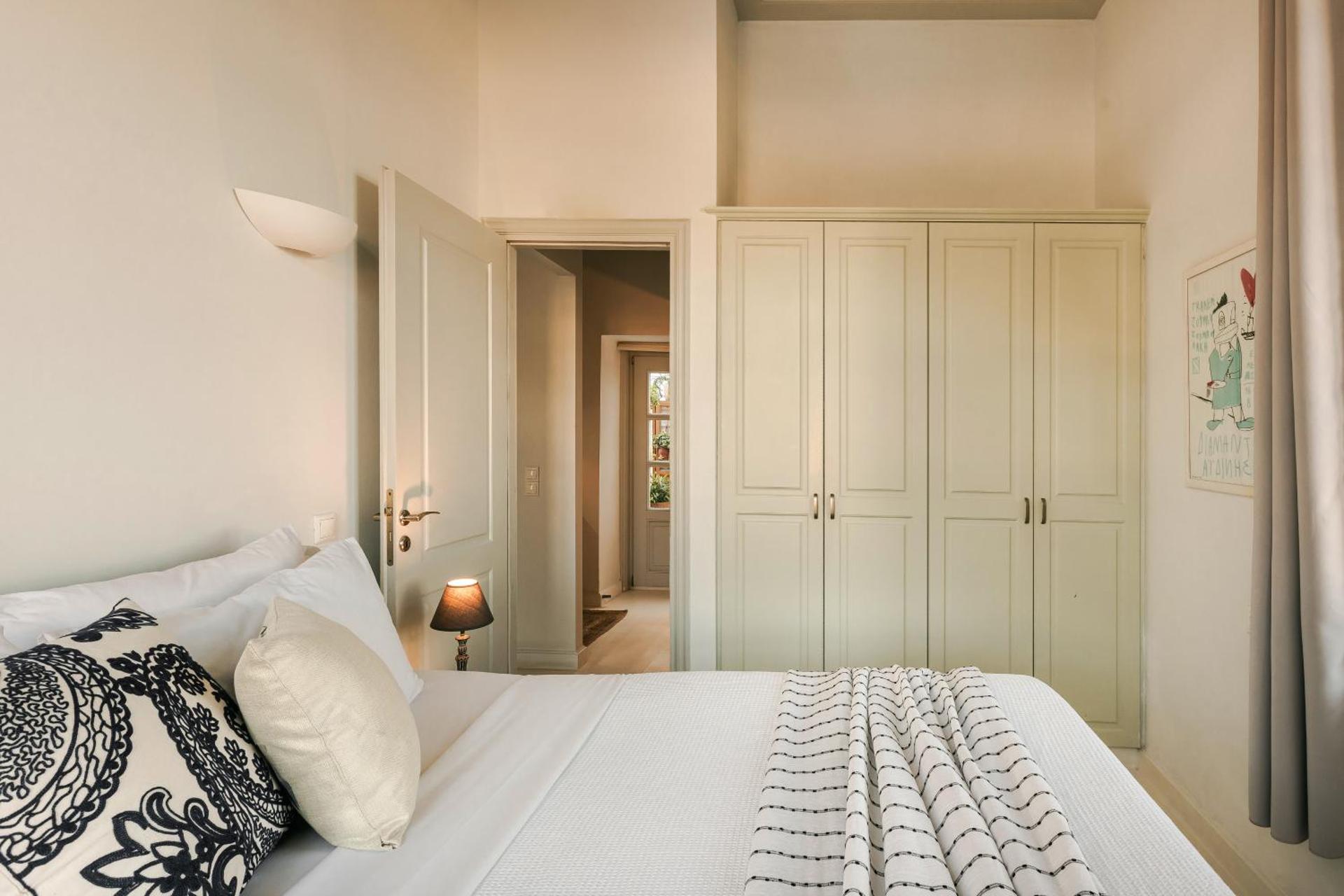 Hydra Hotel - Photo 49