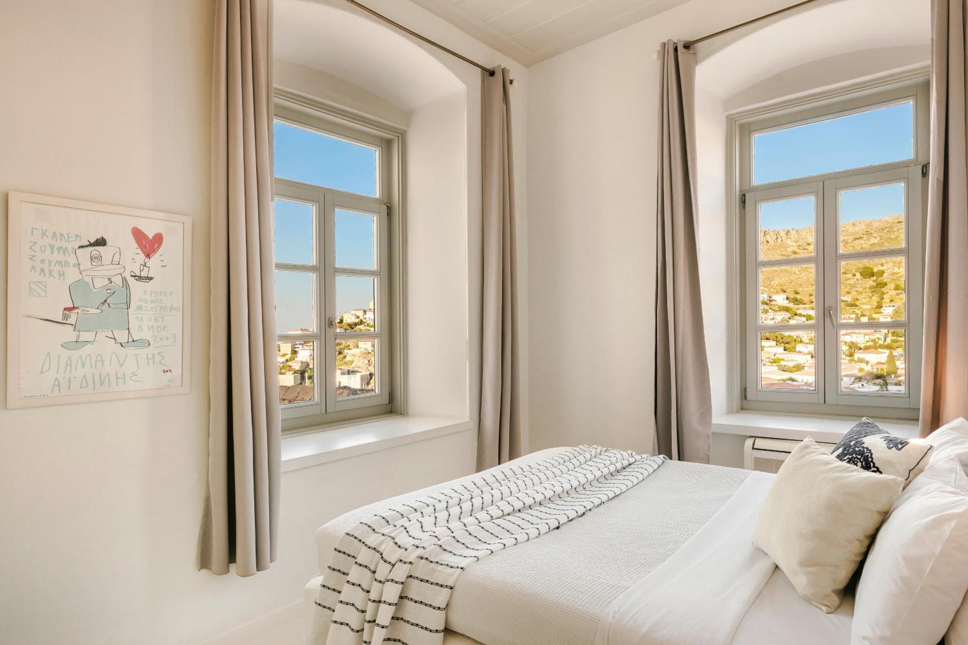 Hydra Hotel - Photo 4