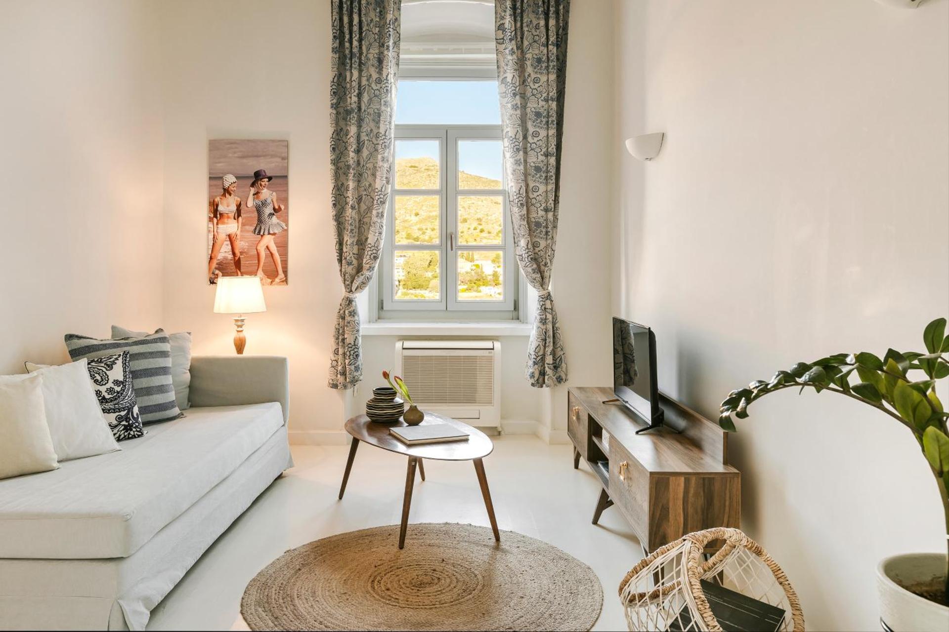 Hydra Hotel - Photo 6