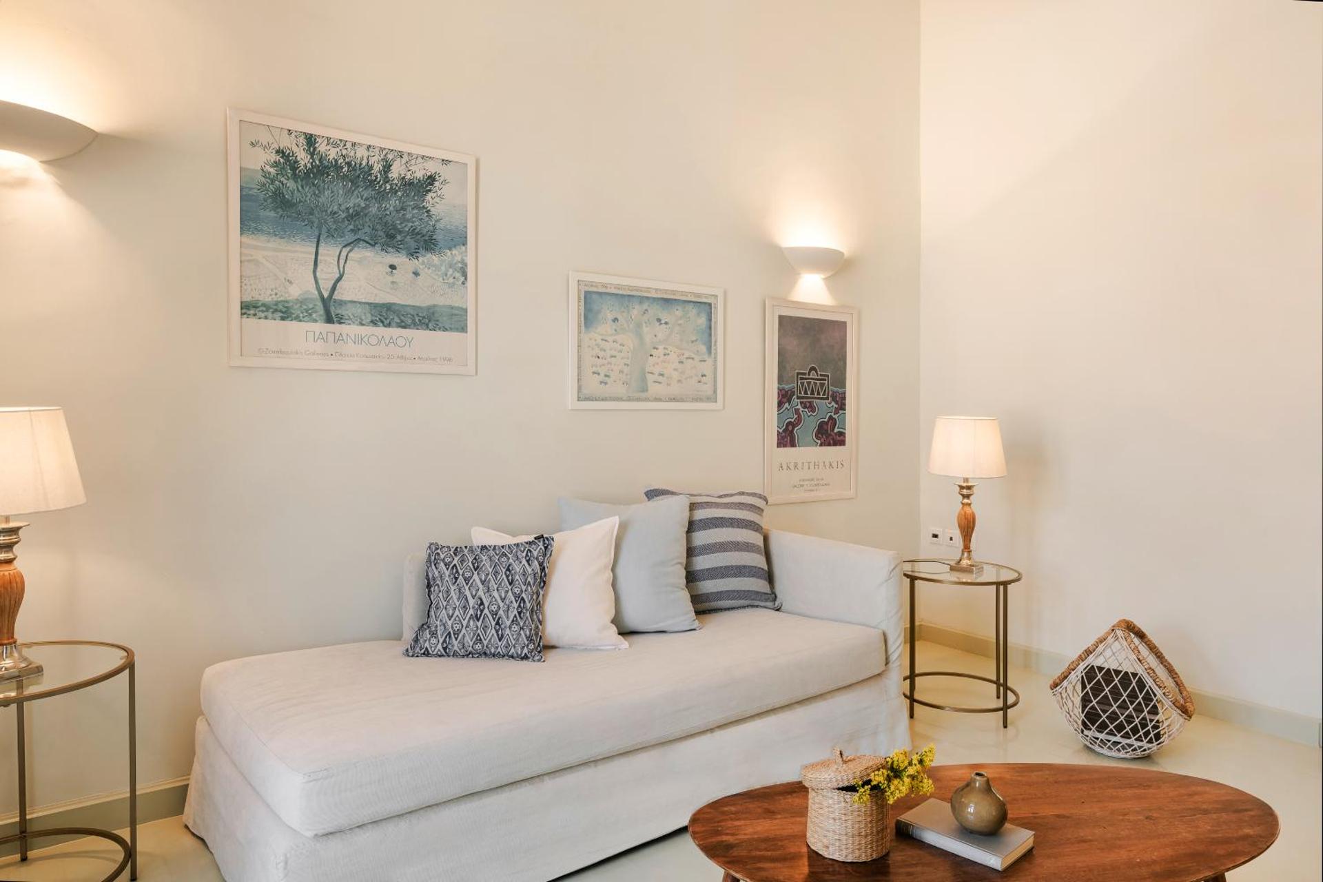 Hydra Hotel - Photo 11