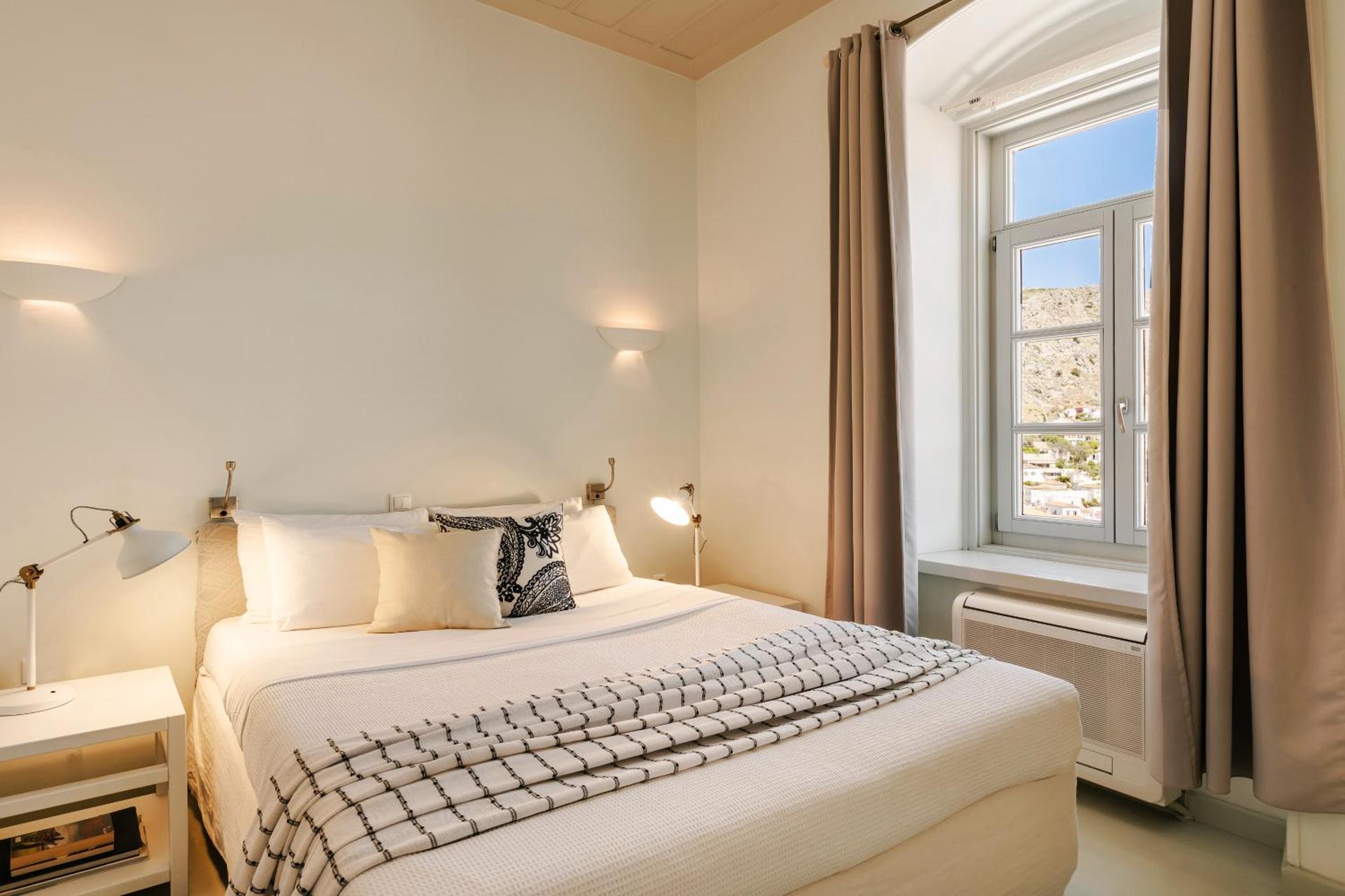 Hydra Hotel - Photo 15