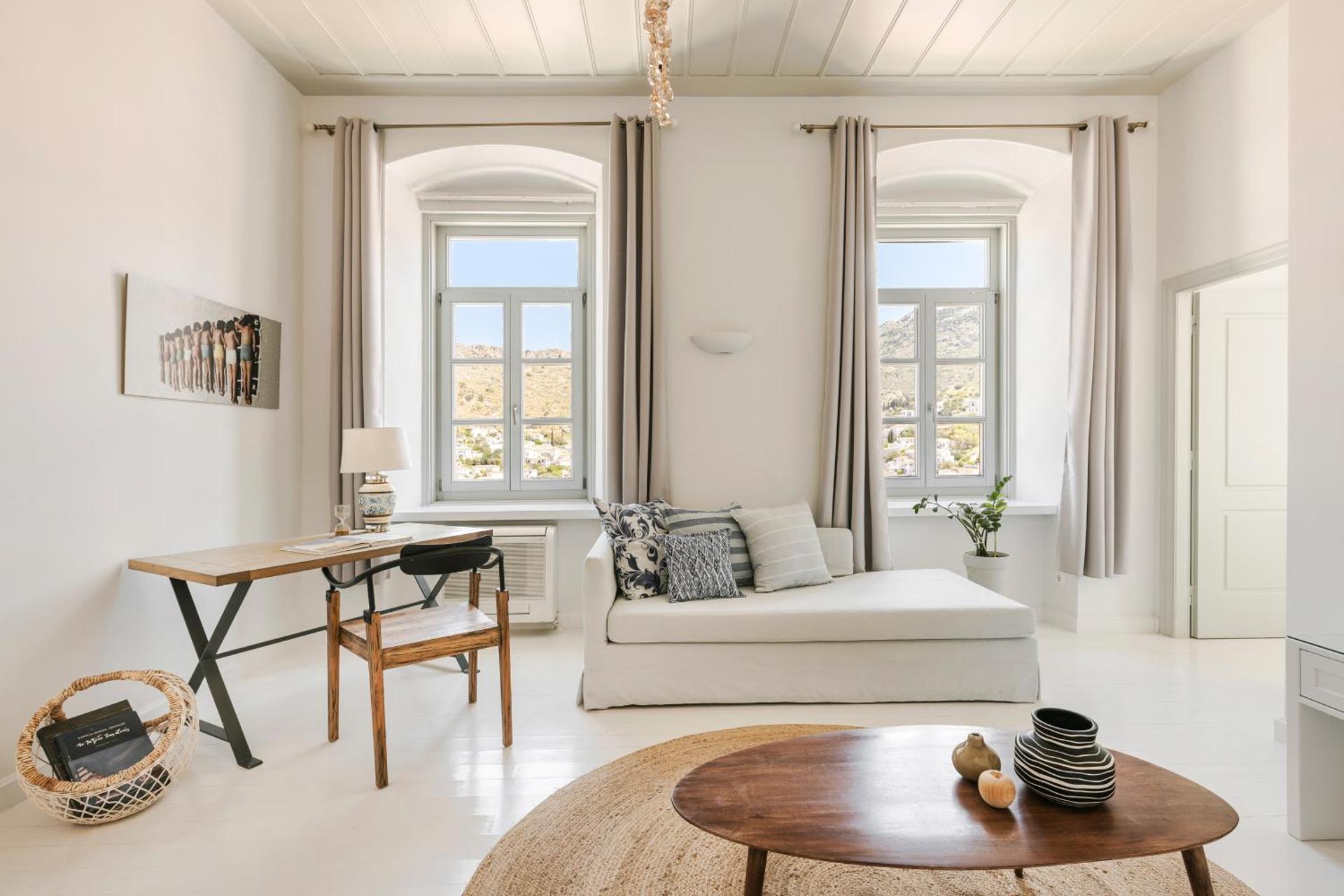 Hydra Hotel - Photo 24