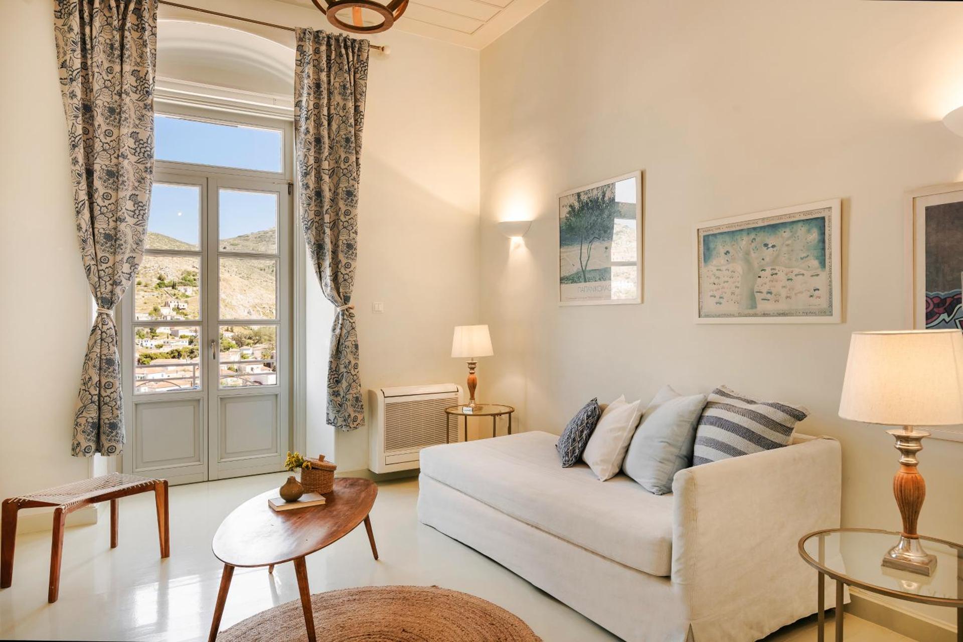 Hydra Hotel - Photo 21