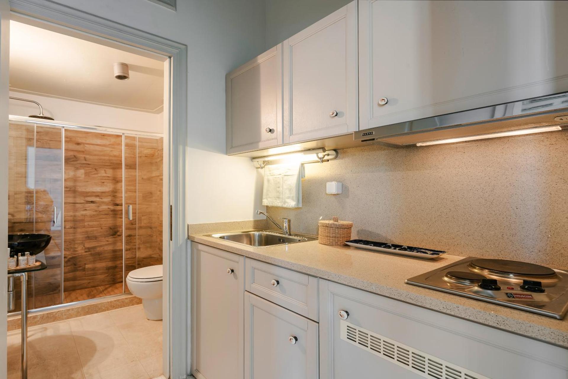 Hydra Hotel - Photo 35