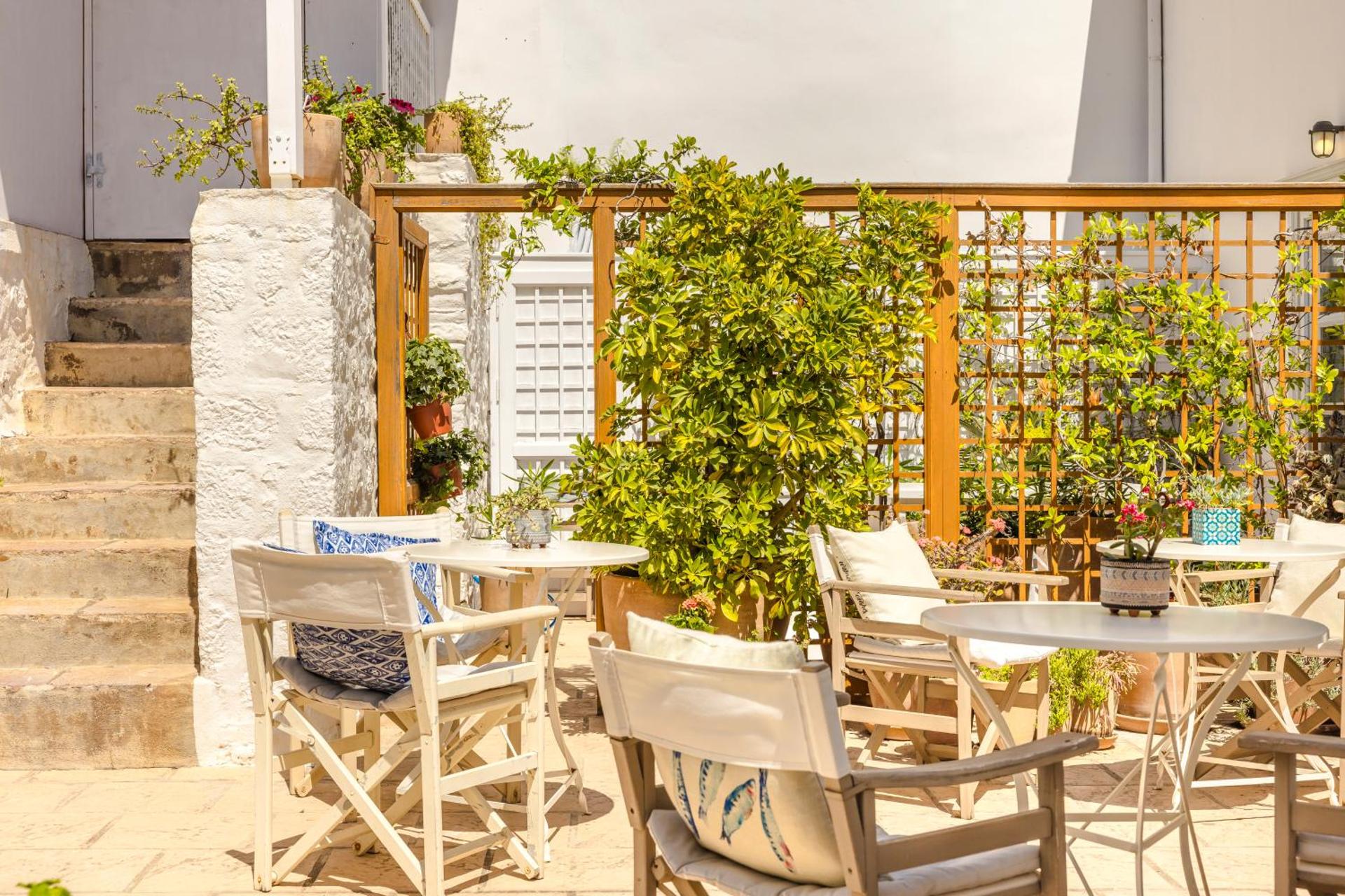 Hydra Hotel - Photo 32