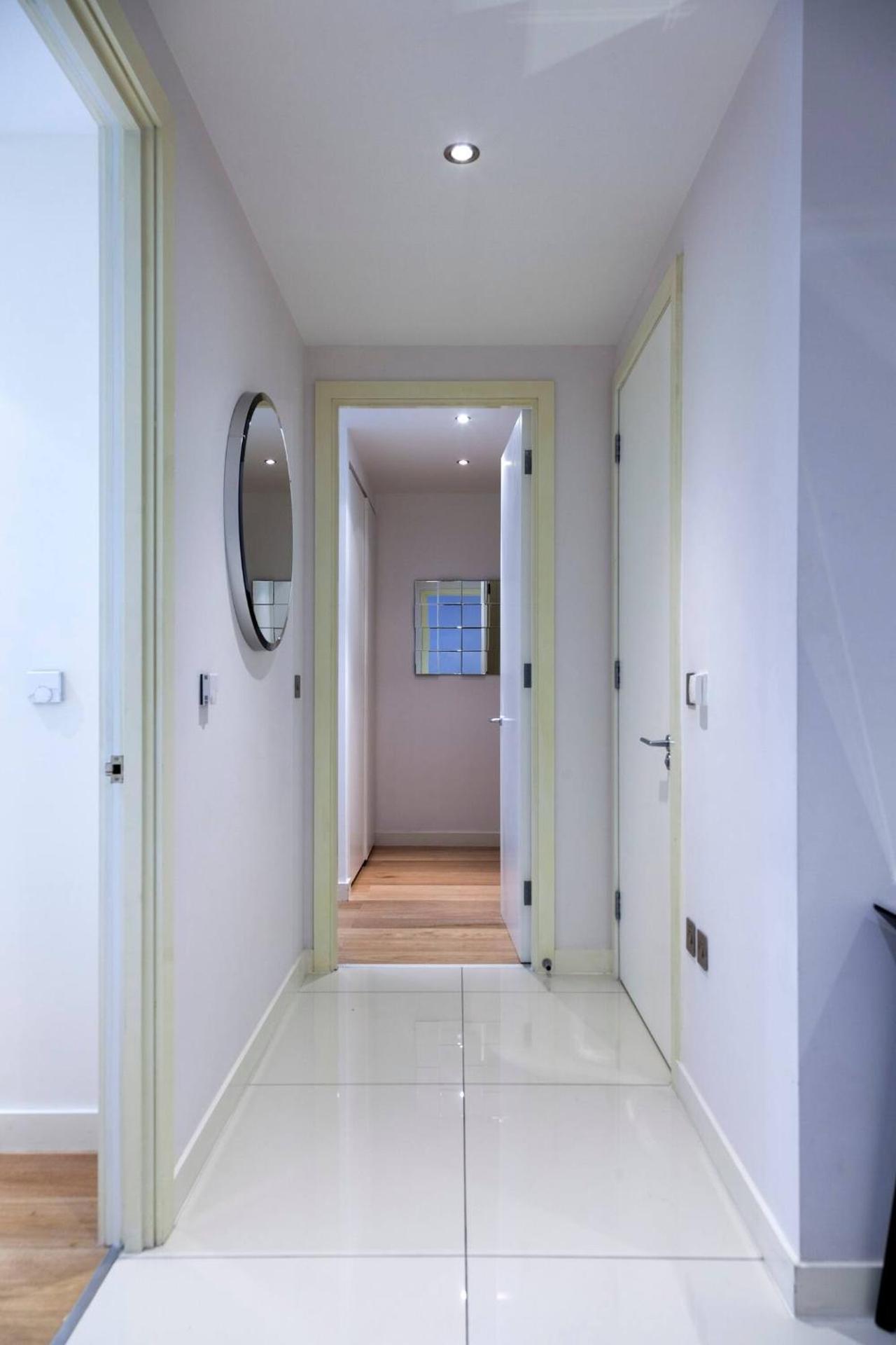 Exclusive Tower Bridge Apartment - Photo 10