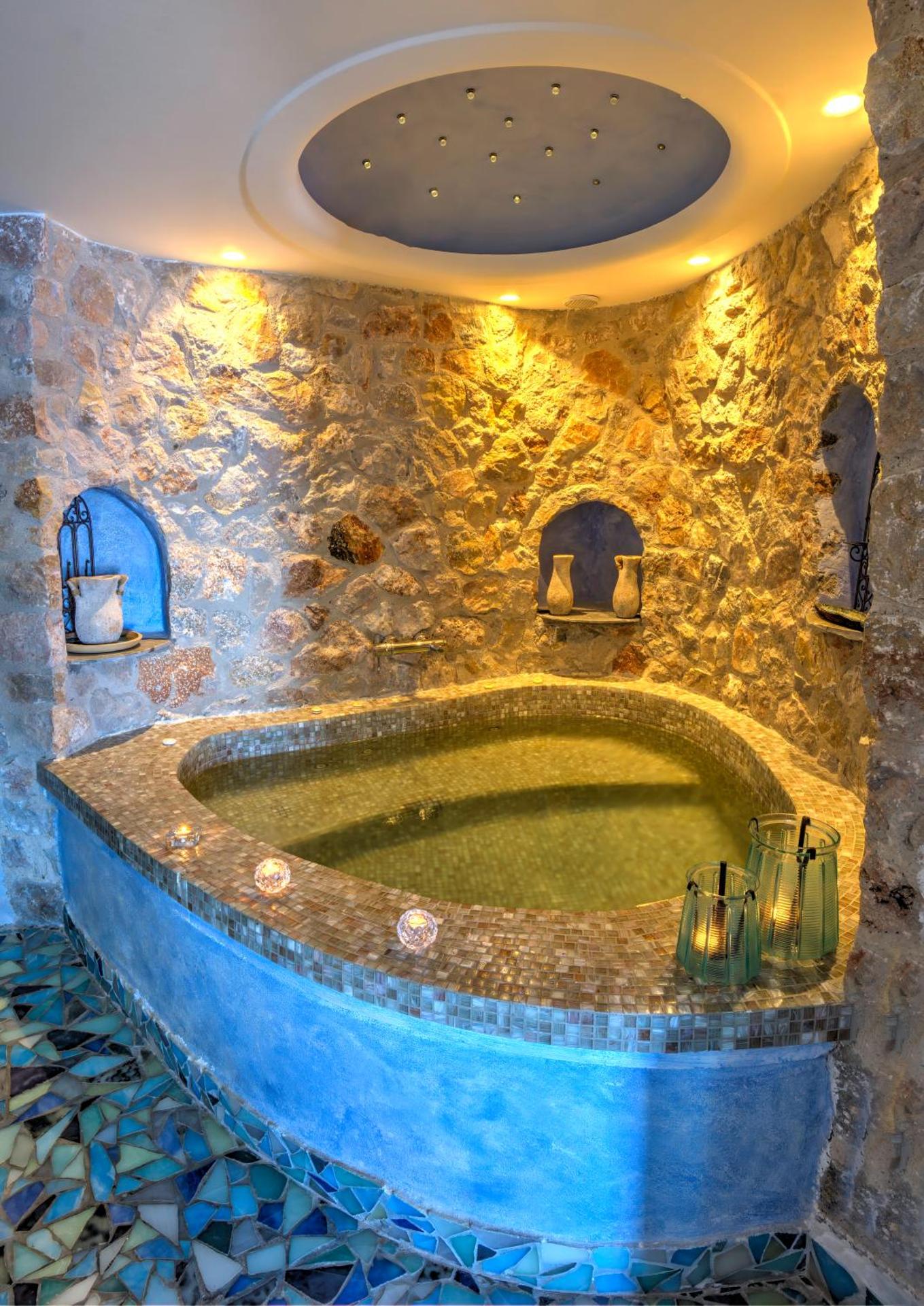 Astarte Suites - Photo 42