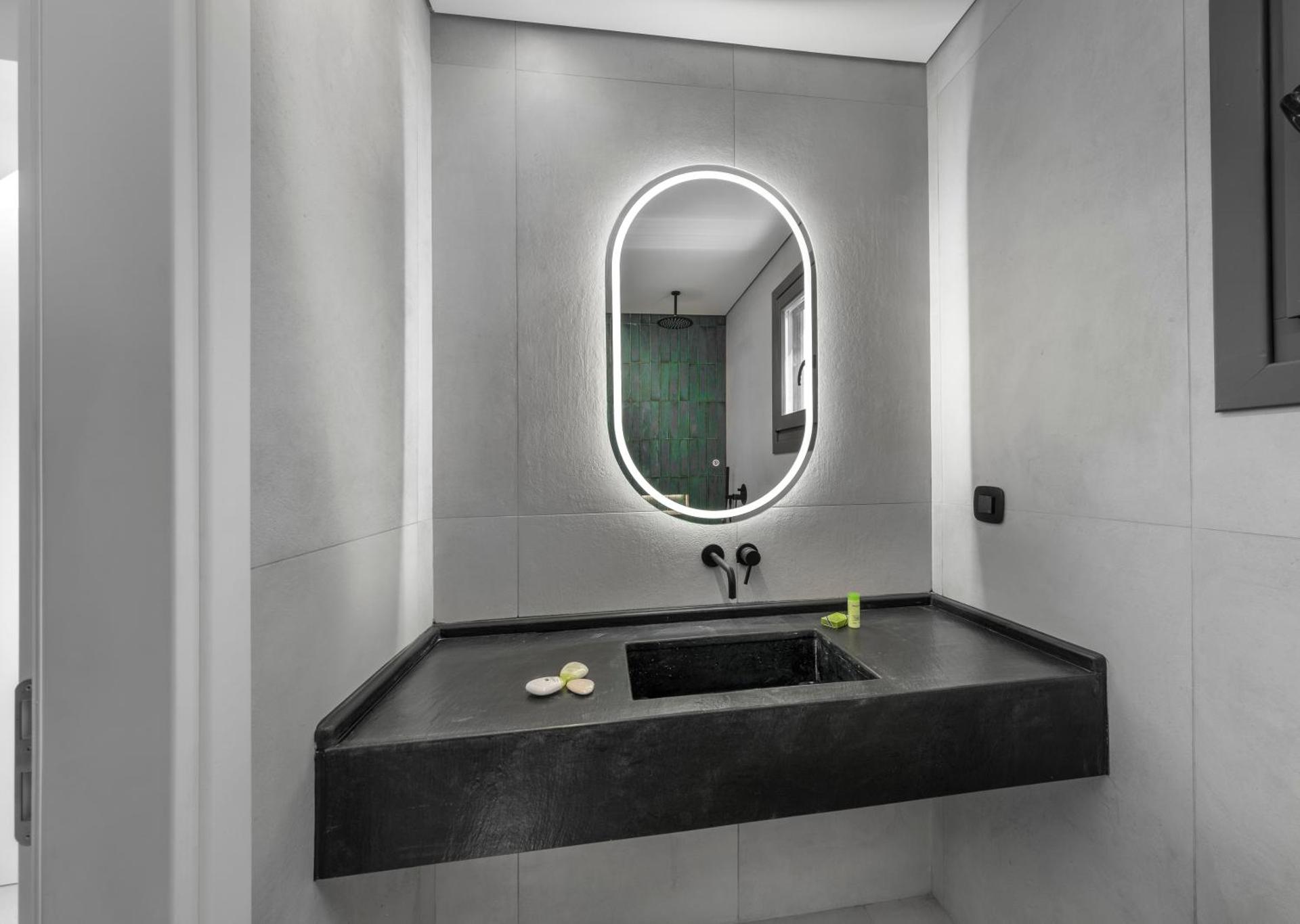 Deliades Hotel - Photo 37