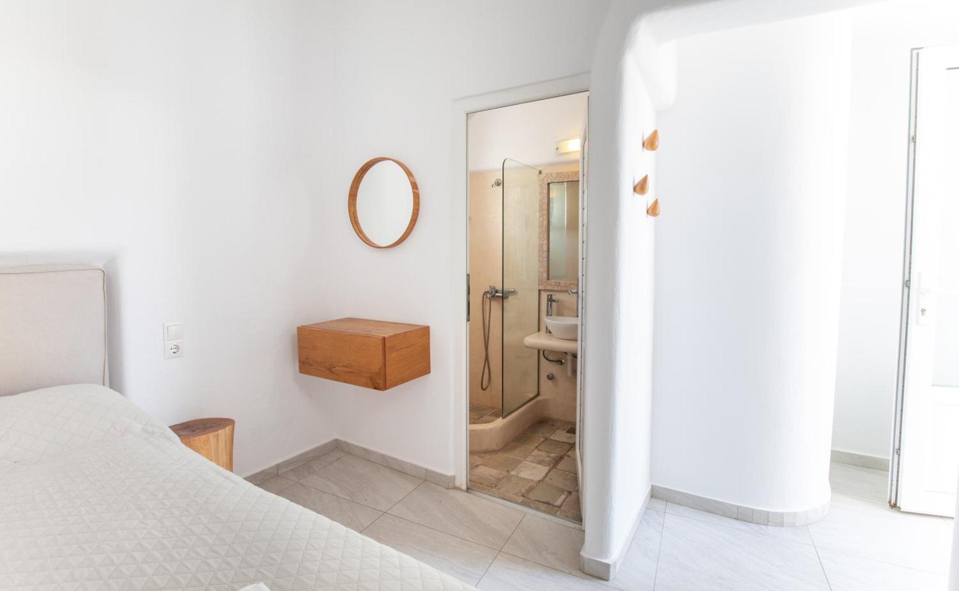 Agia Anna Beachfront Boutique - Photo 16