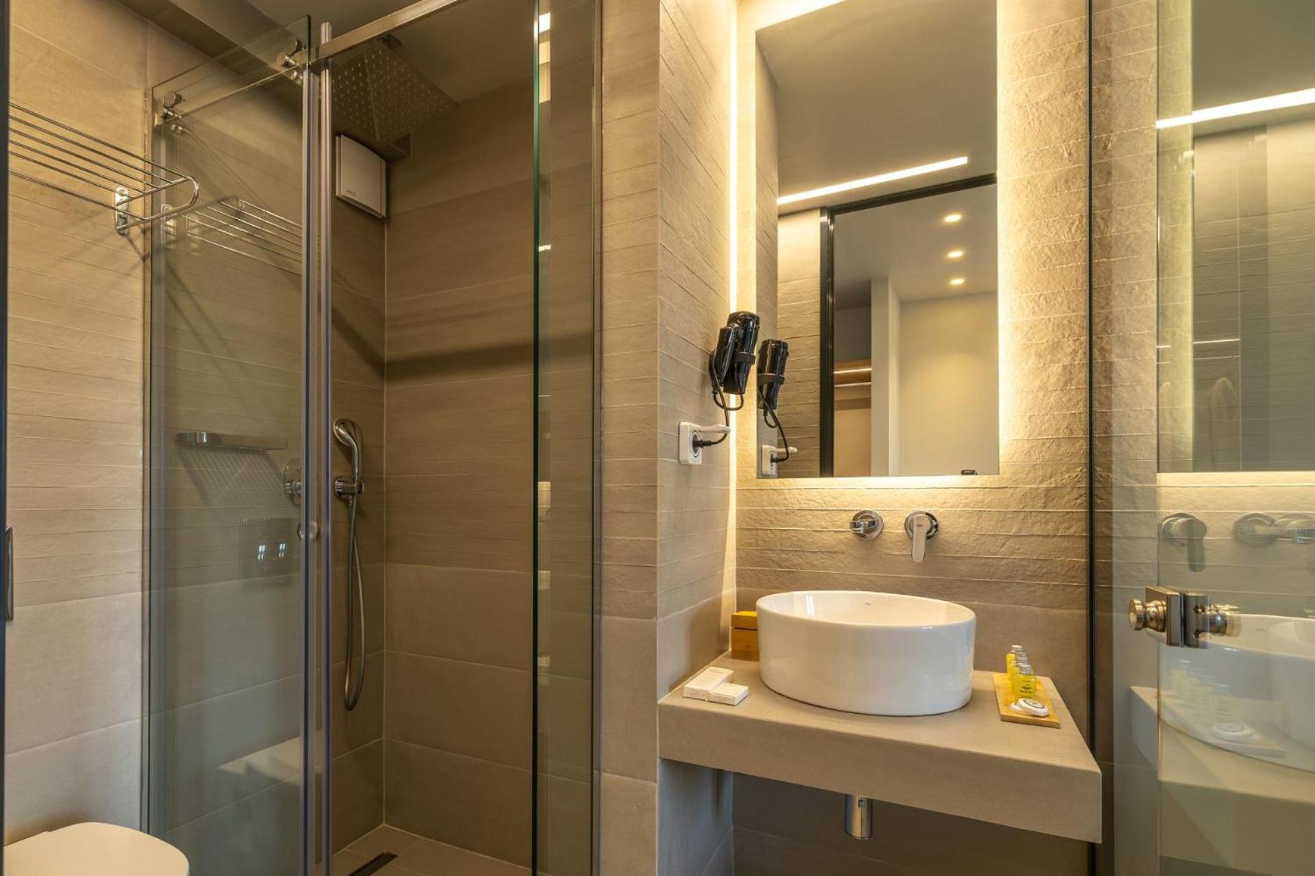 Ionian Plaza Hotel & Spa - Photo 39