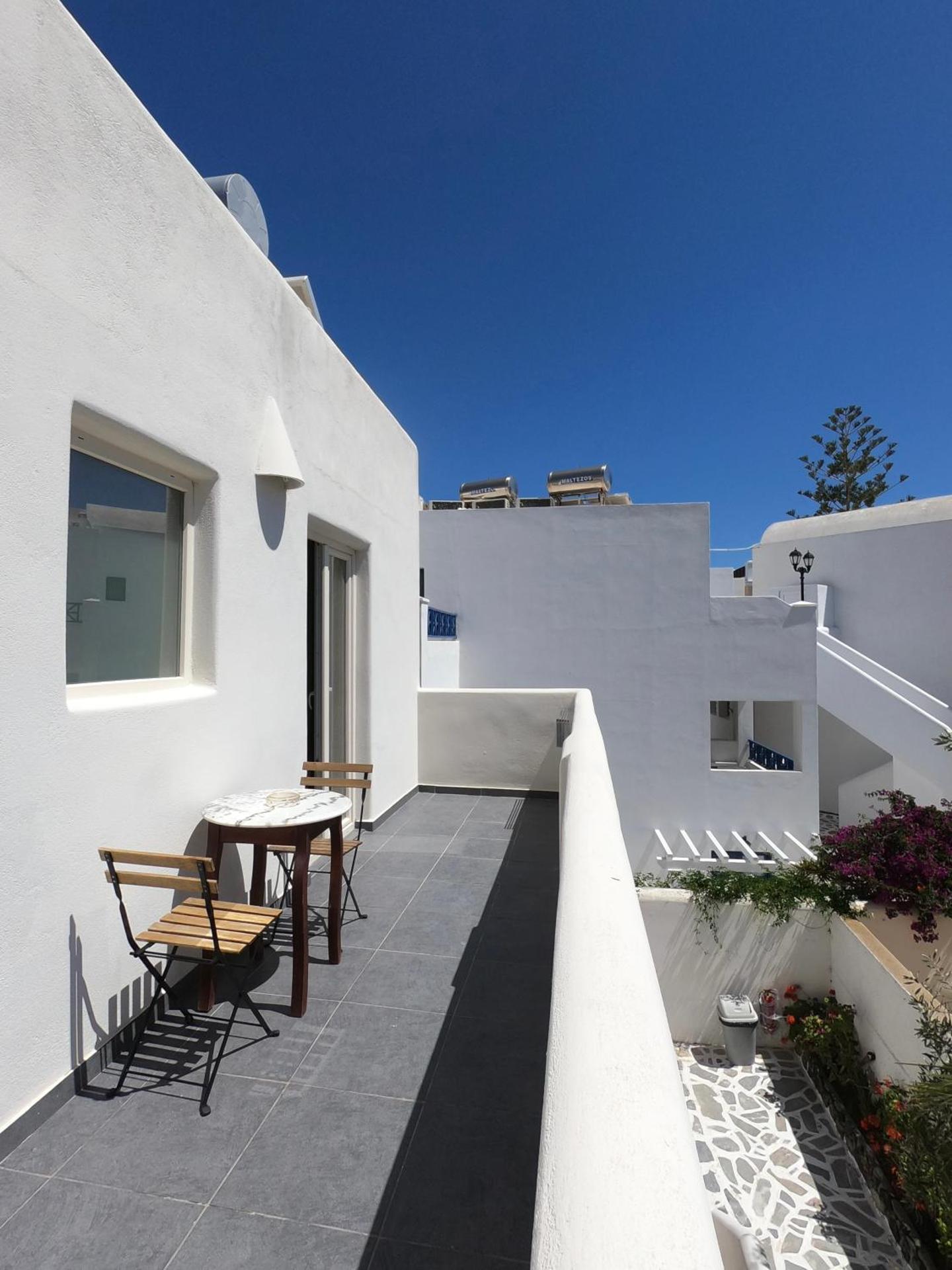 Anny Studios & Rooms Perissa Beach - Photo 7