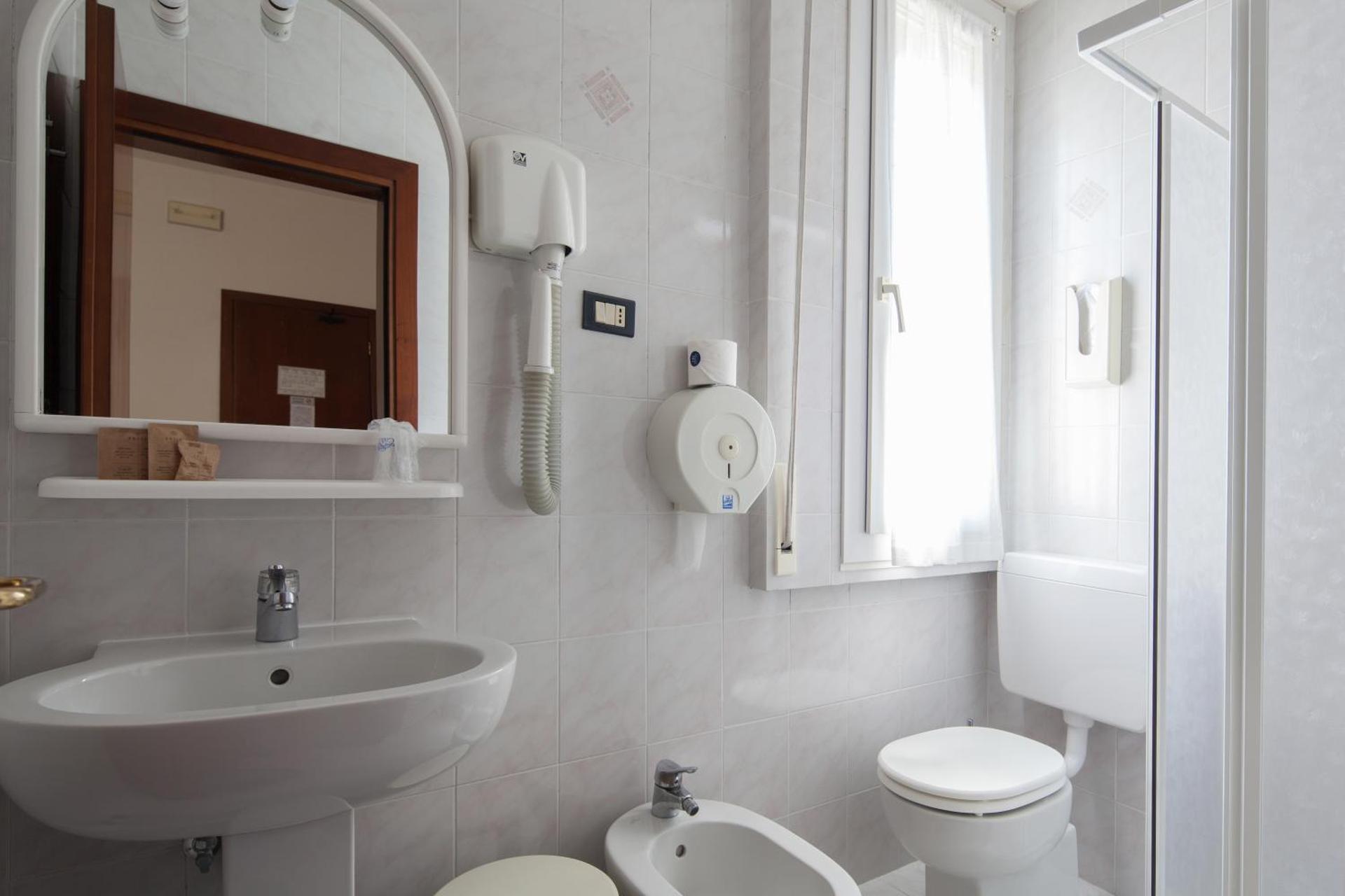 Hotel Nella - Photo 23