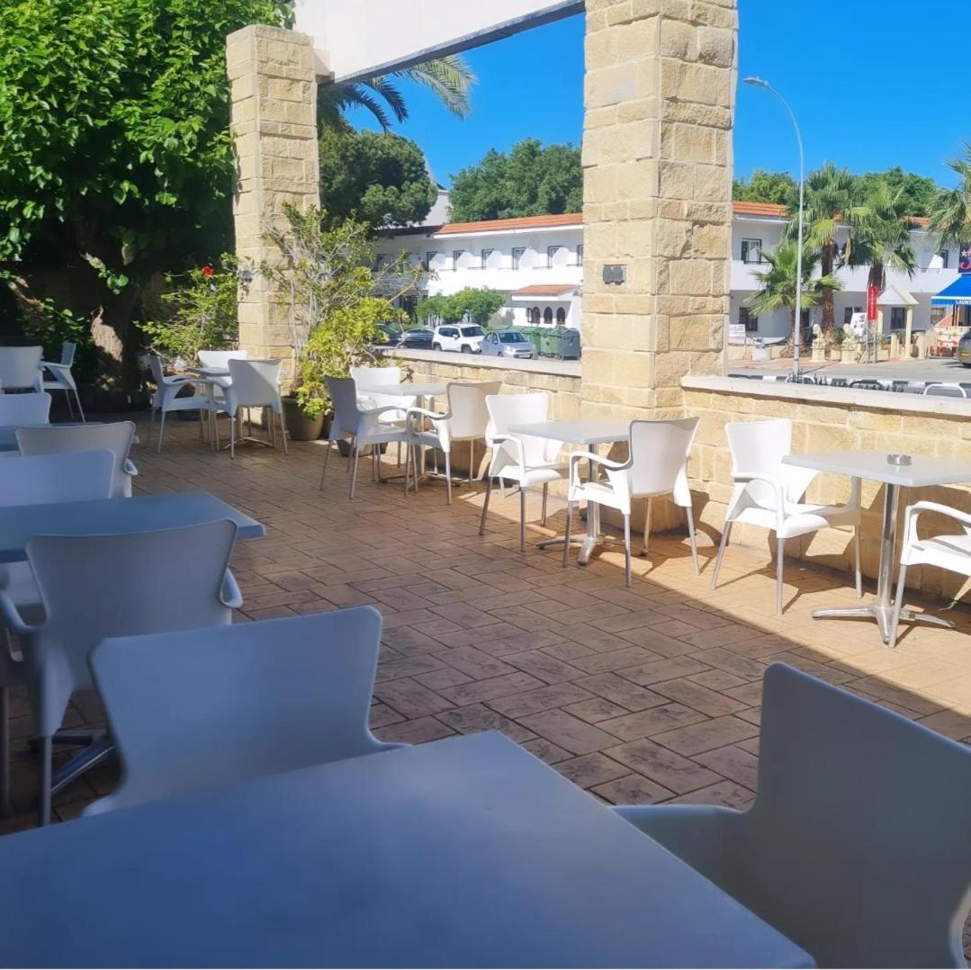 Veronica Hotel - Photo 14