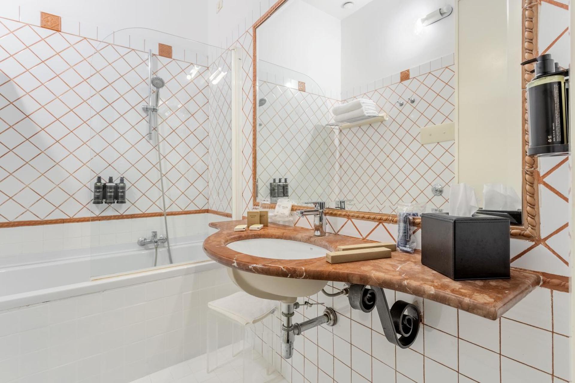 Eurostars Centrale Palace Hotel - Photo 81
