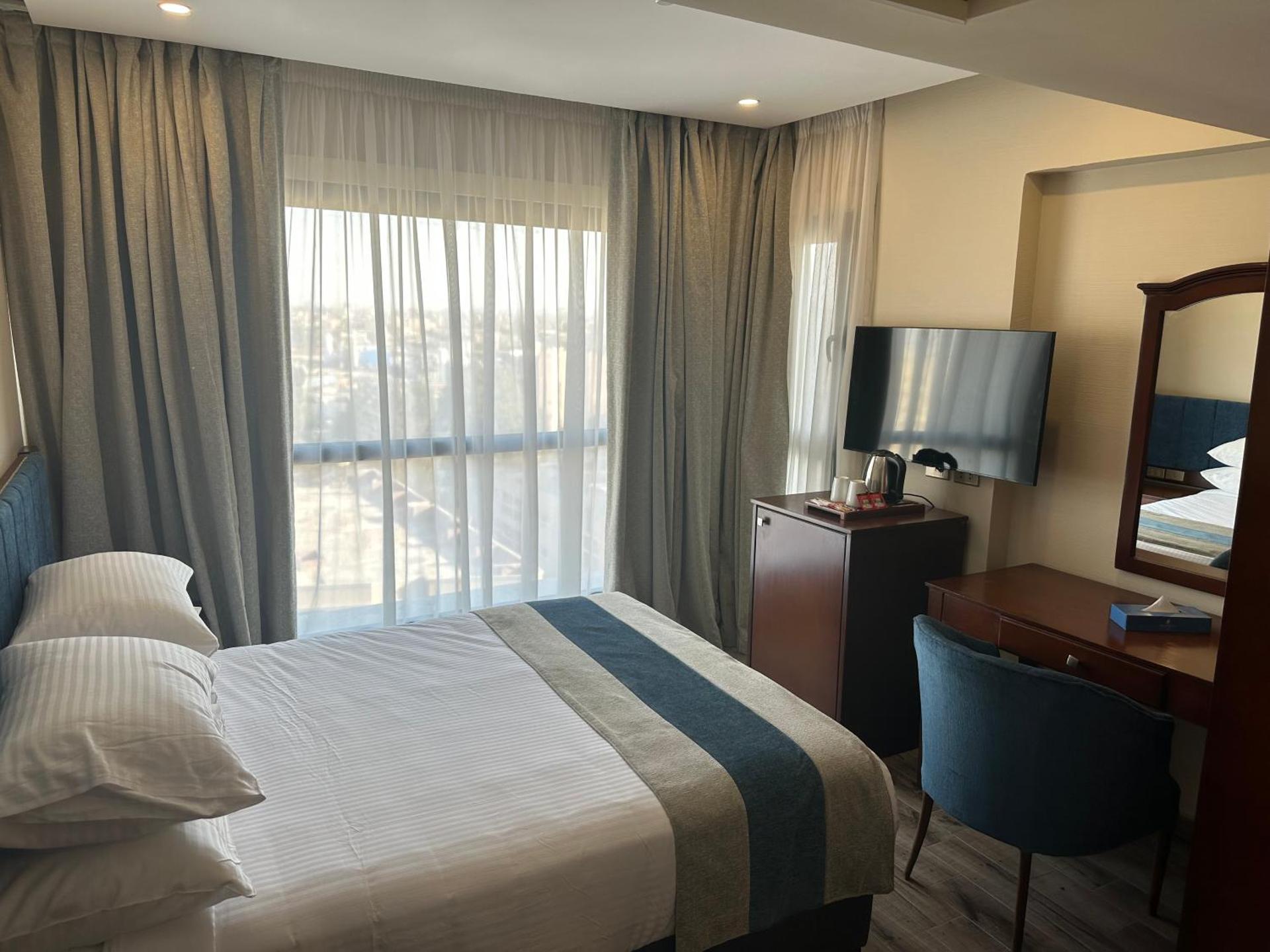 Superior Room with City View