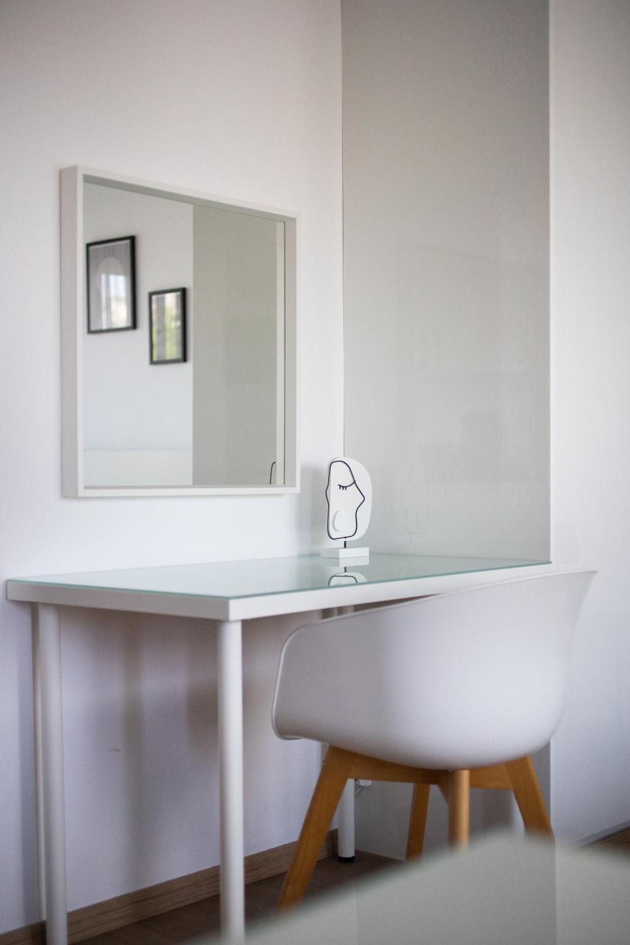 Boutique Studios near Airport - Photo 41