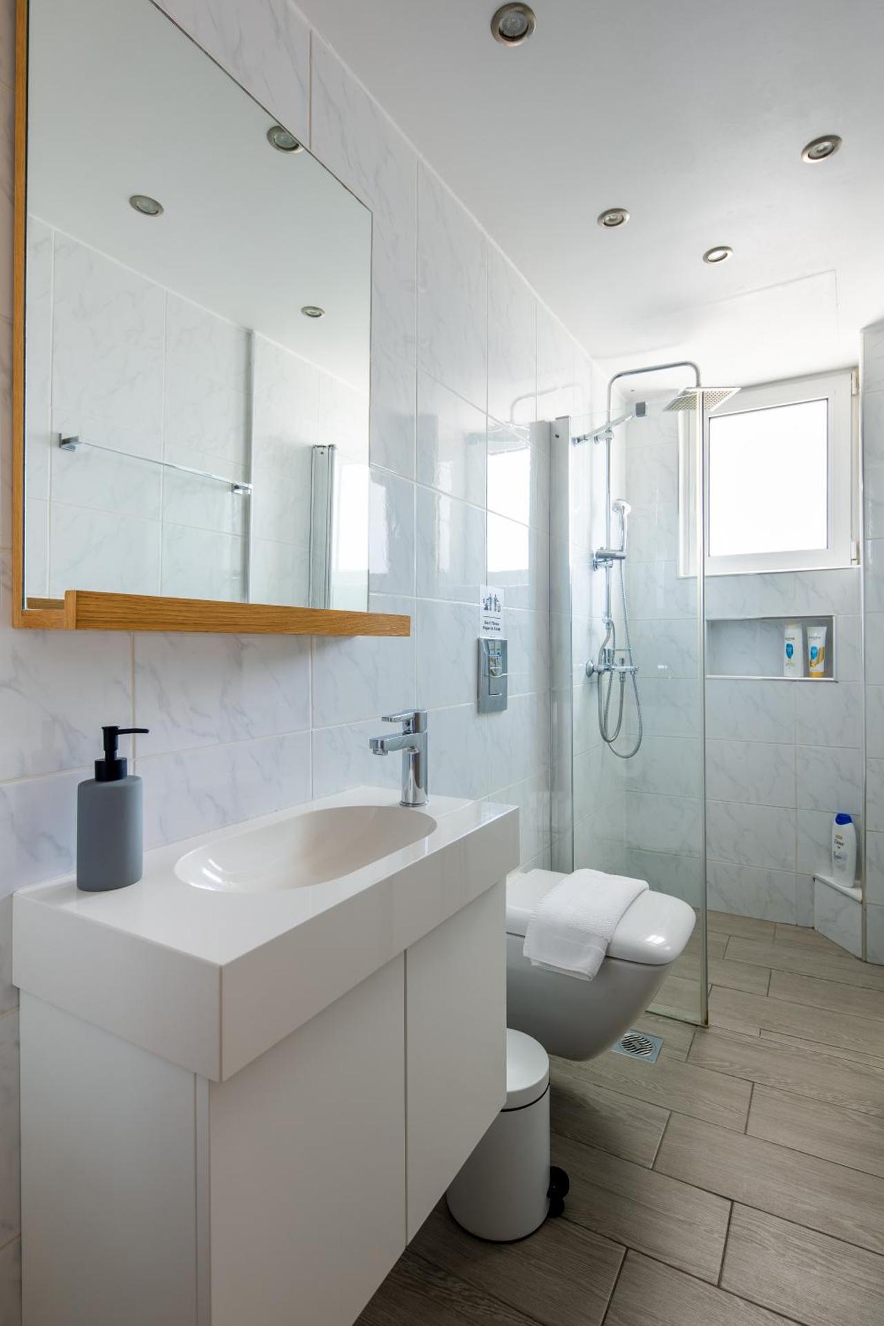 Boutique Studios near Airport - Photo 30