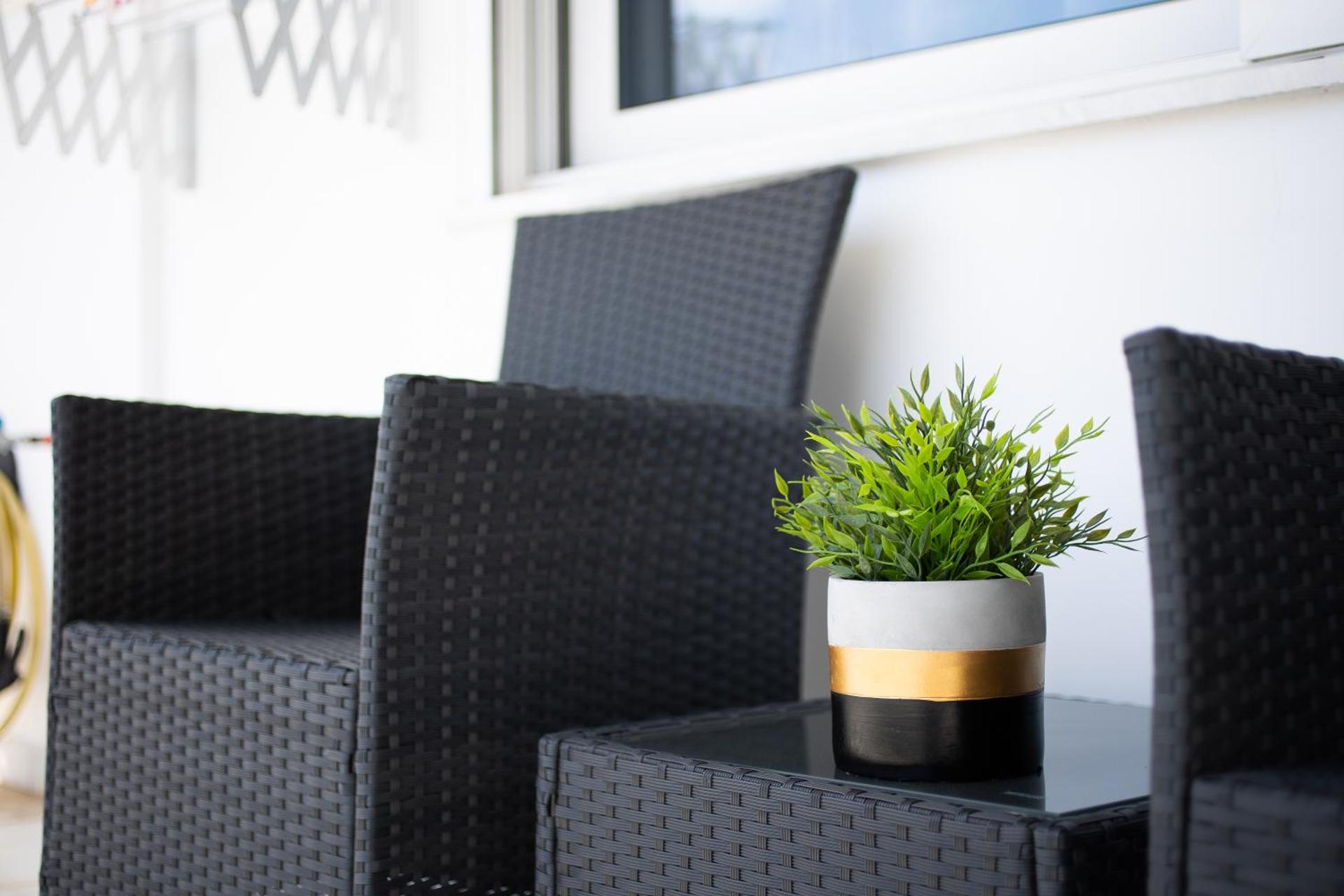 Boutique Studios near Airport - Photo 5