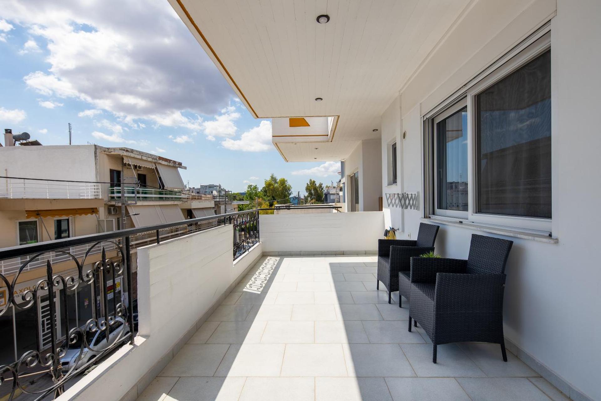 Boutique Studios near Airport - Photo 10