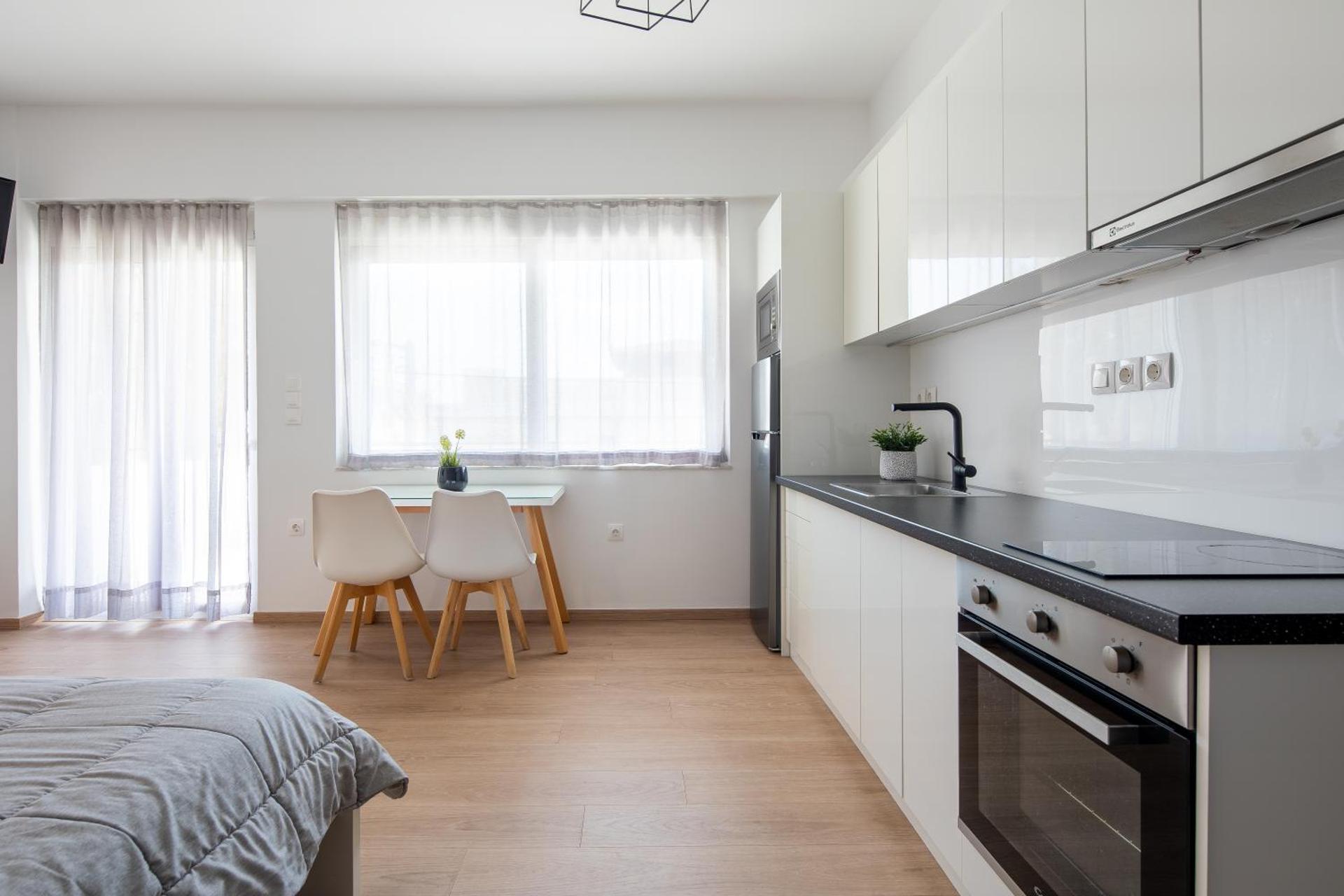 Boutique Studios near Airport - Photo 14