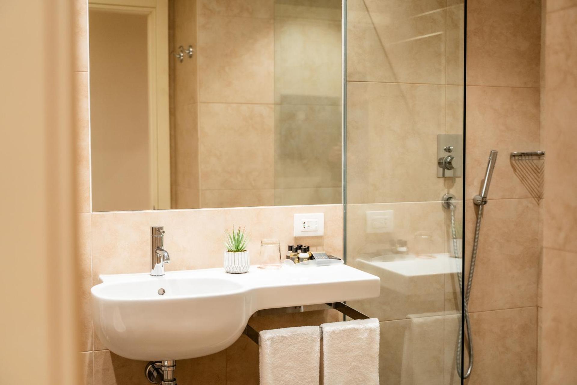 Hotel Capolago - Photo 6