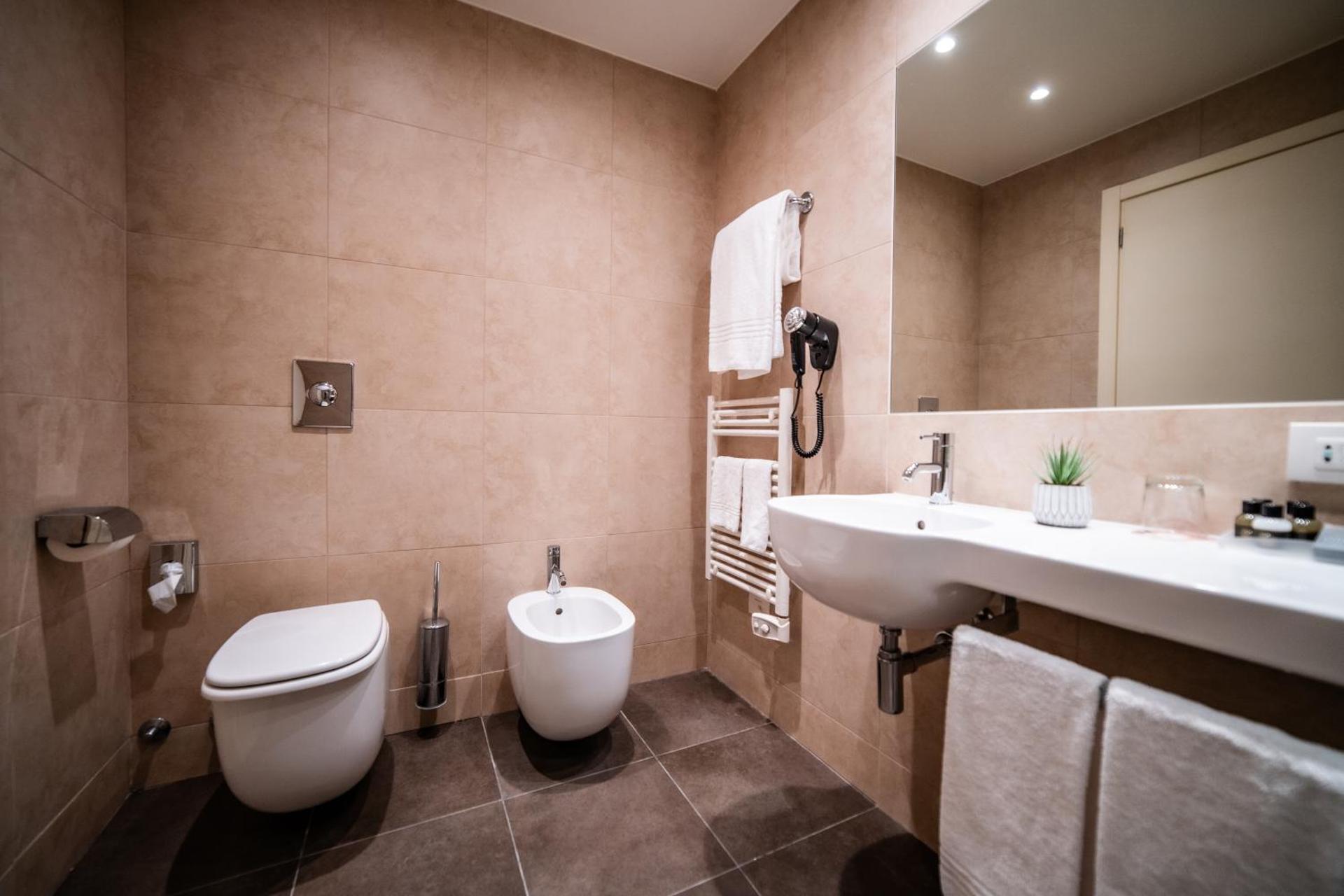 Hotel Capolago - Photo 16