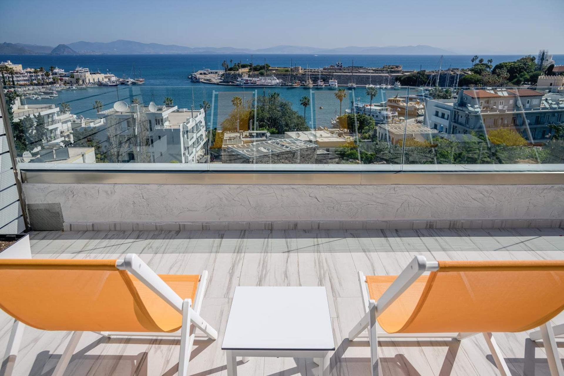 Alexandra Hotel&Apartments - Photo 2