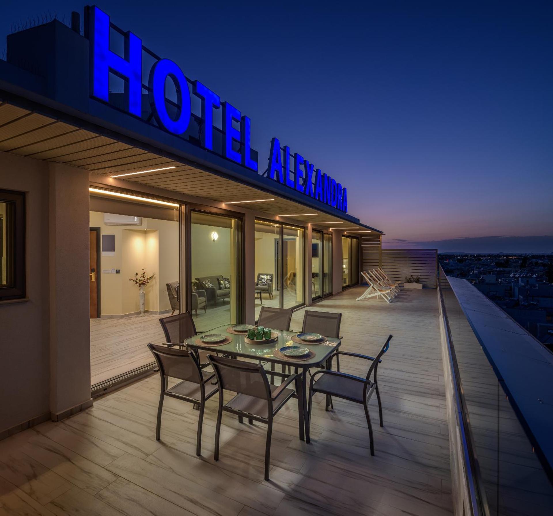 Alexandra Hotel&Apartments - Photo 40