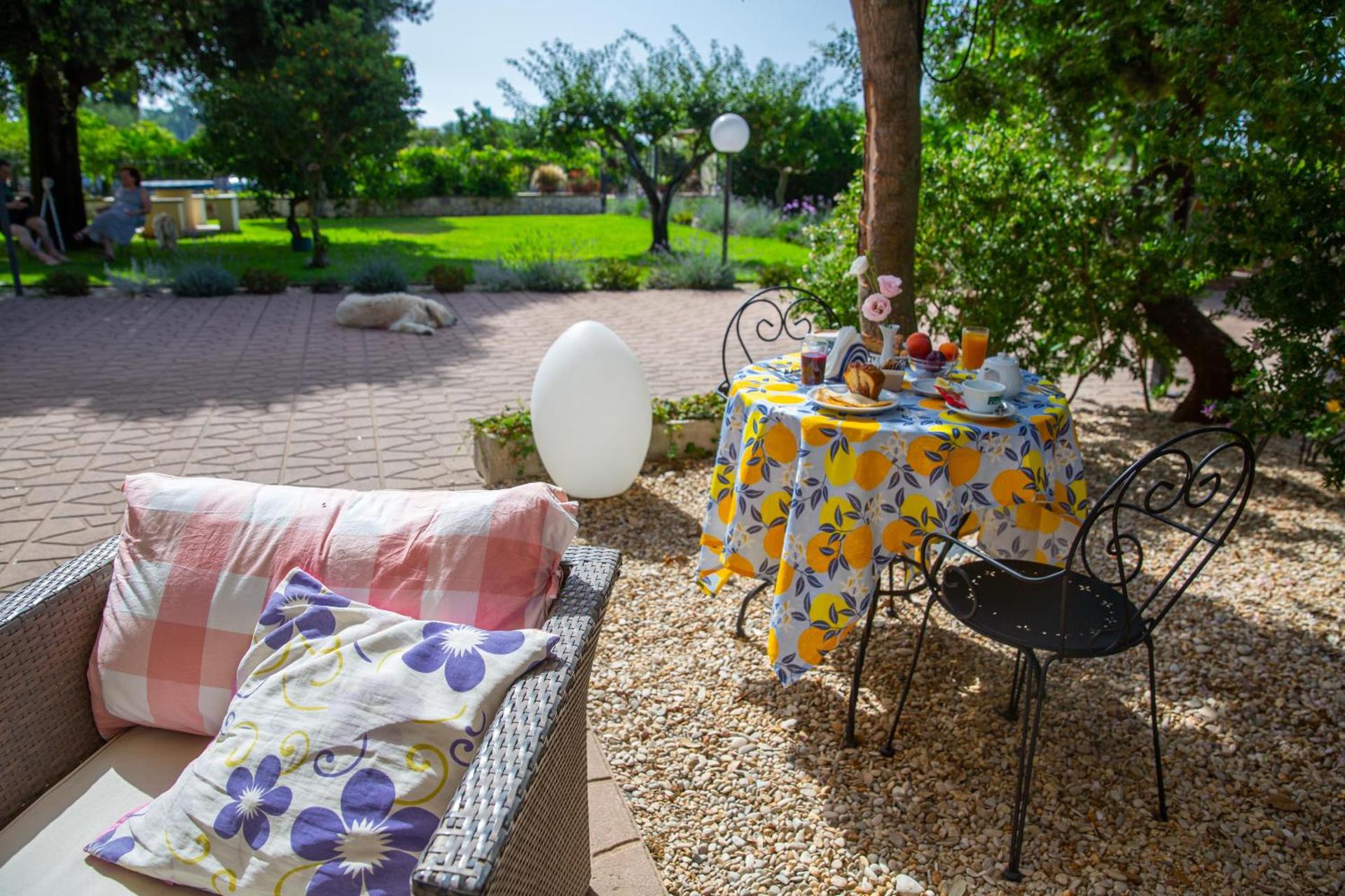 I Lecci Guesthouse - Photo 270