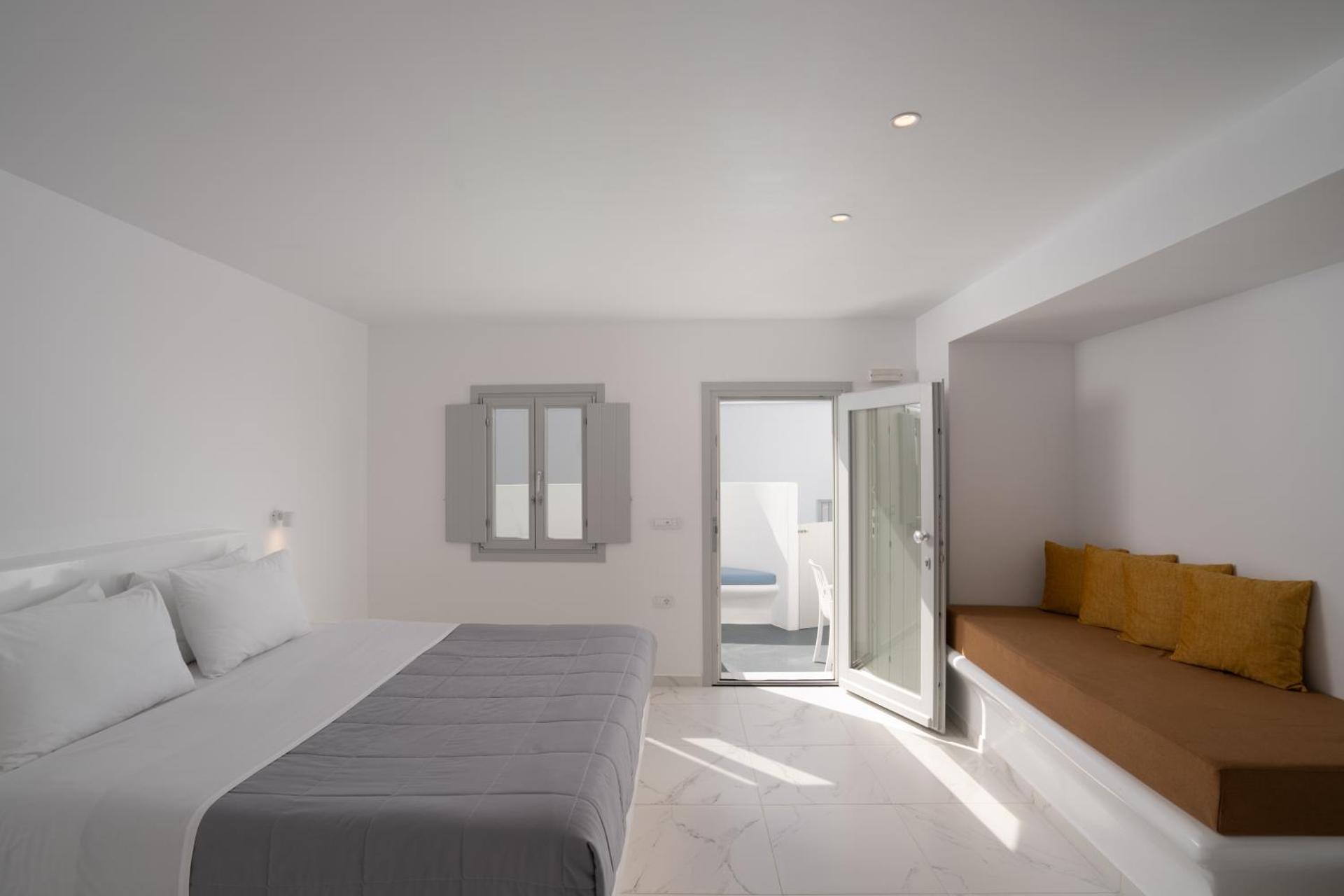 White Concept Caves - Photo 5