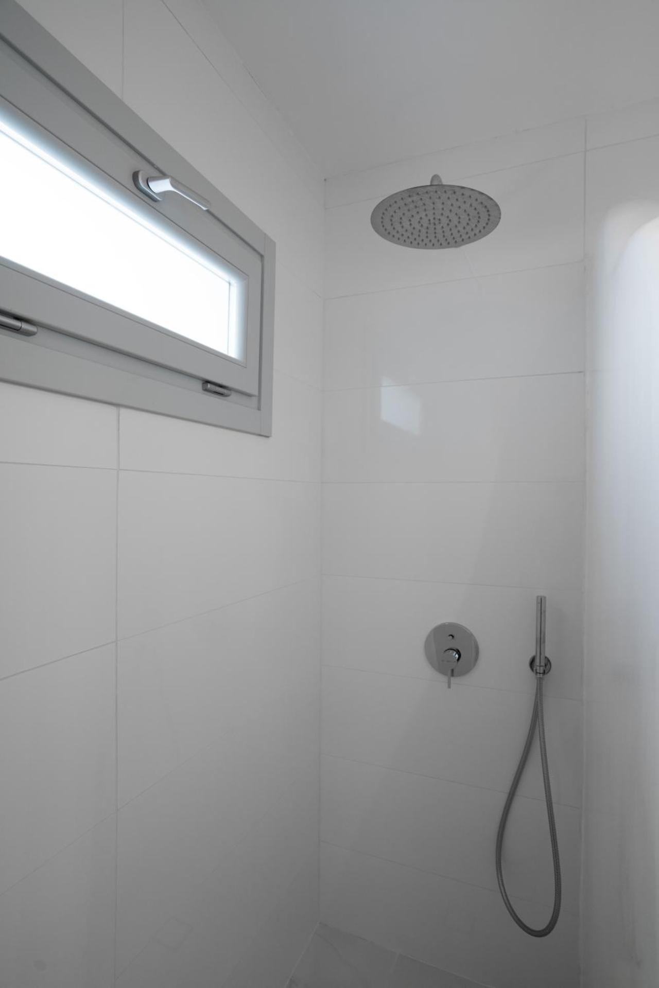 White Concept Caves - Photo 41