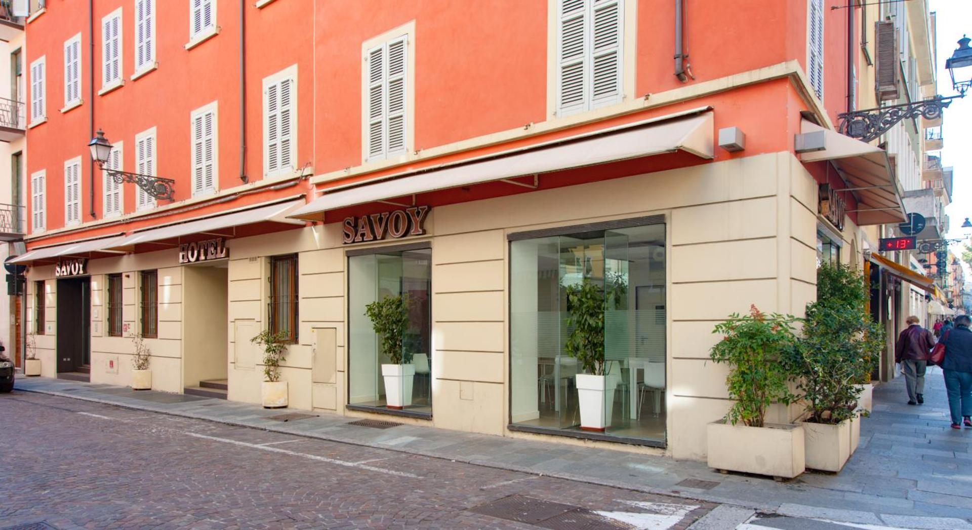 Savoy Hotel - Photo 9