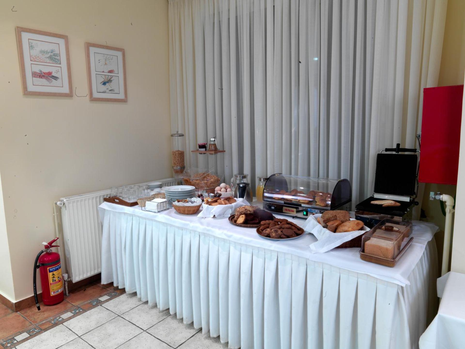 Alex Hotel - Photo 16