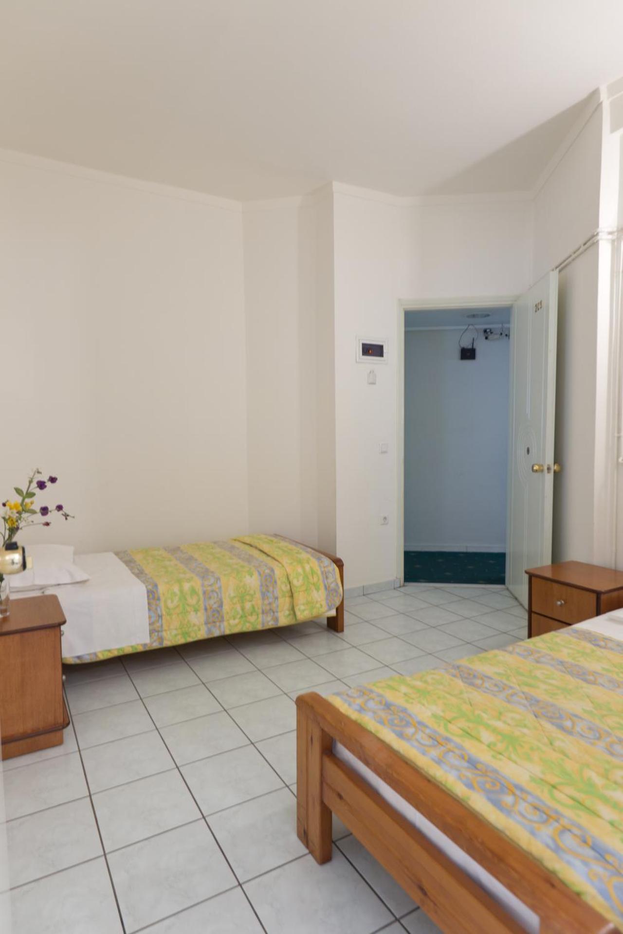 Alex Hotel - Photo 12