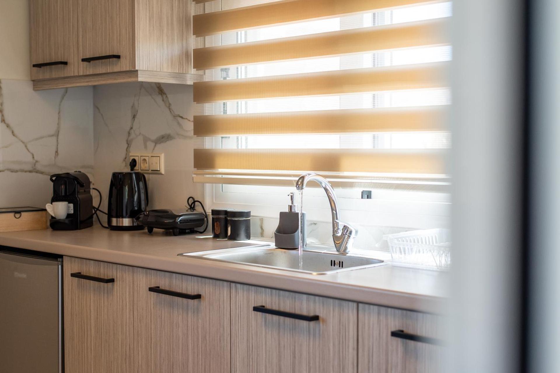 Demi's Apartments Near Athen's Airport - Photo 40