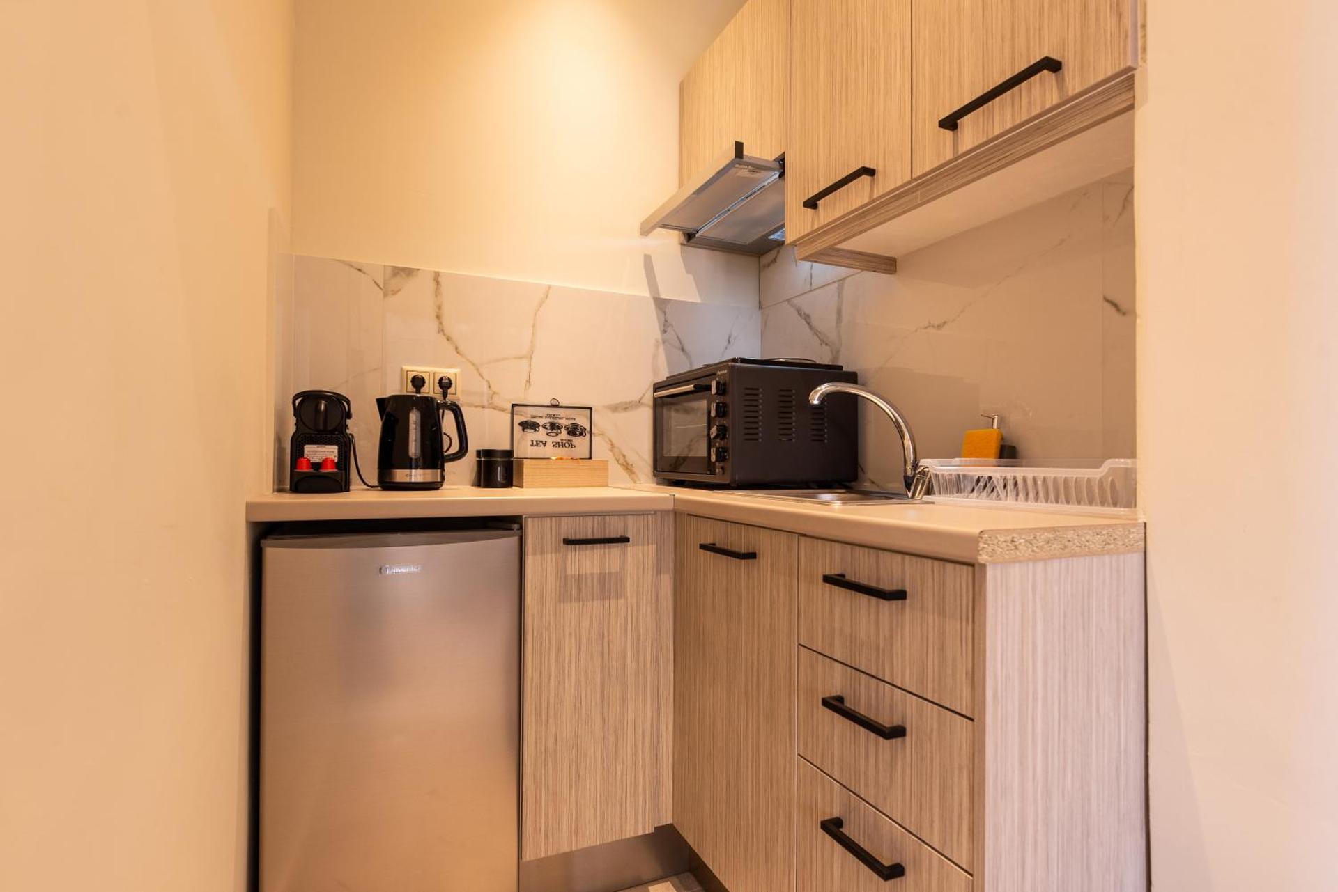 Demi's Apartments Near Athen's Airport - Photo 3