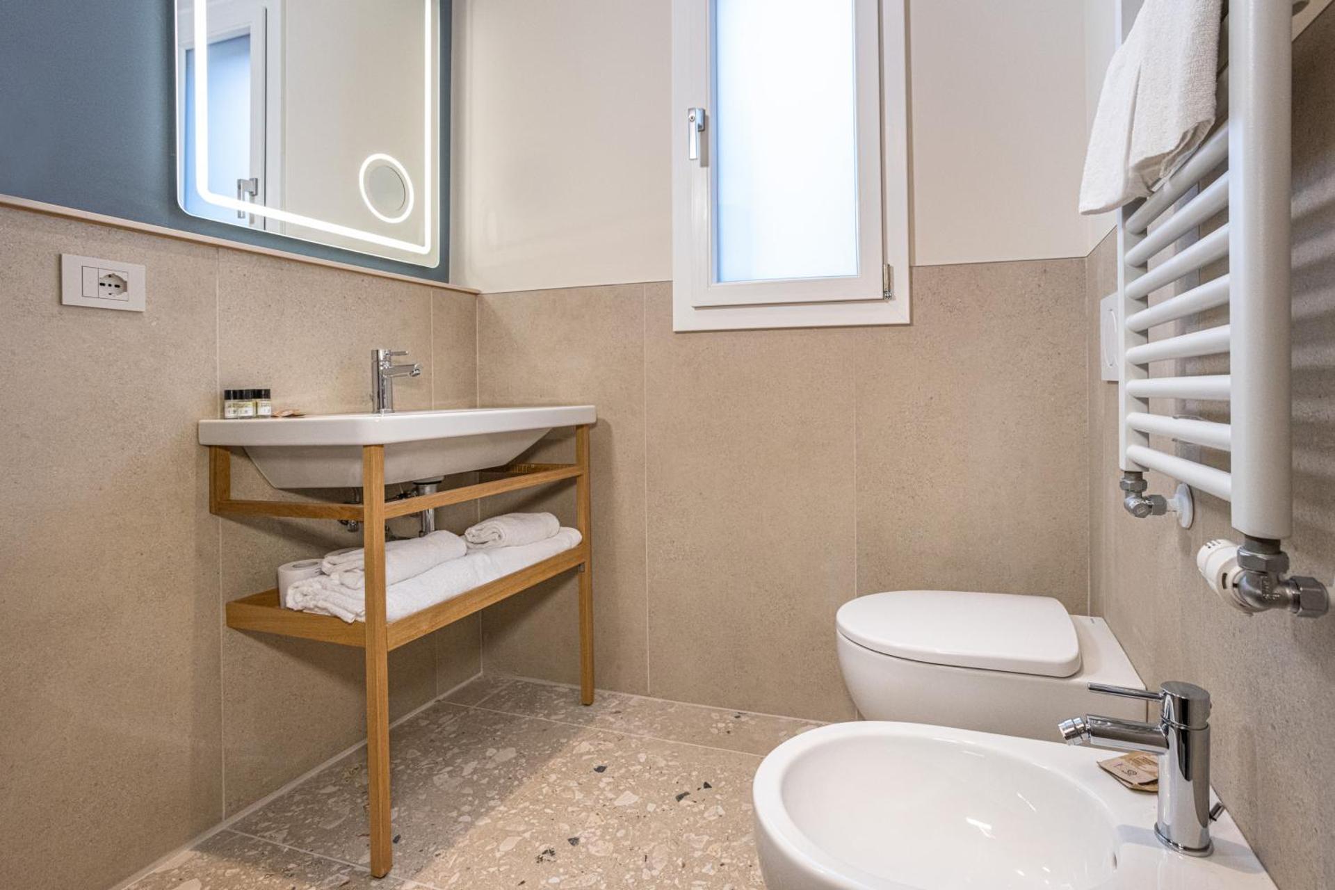 Hotel Diana - Photo 66