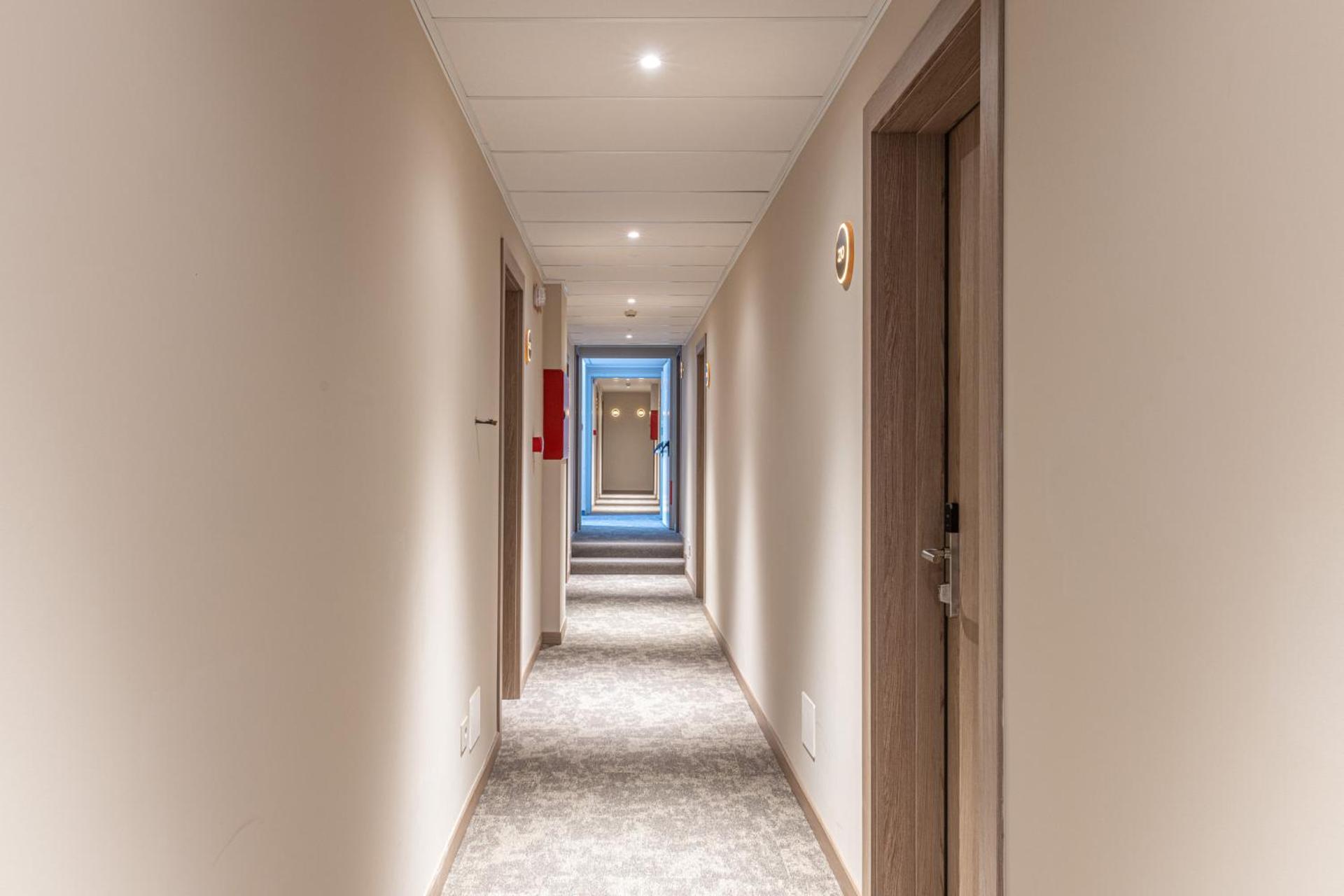 Hotel Diana - Photo 22